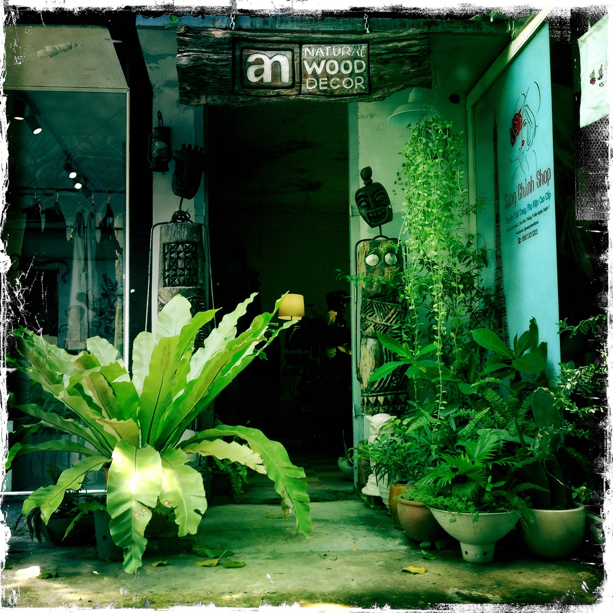 Hipstamatic 272 sample photo. A corner of the station 3a photography
