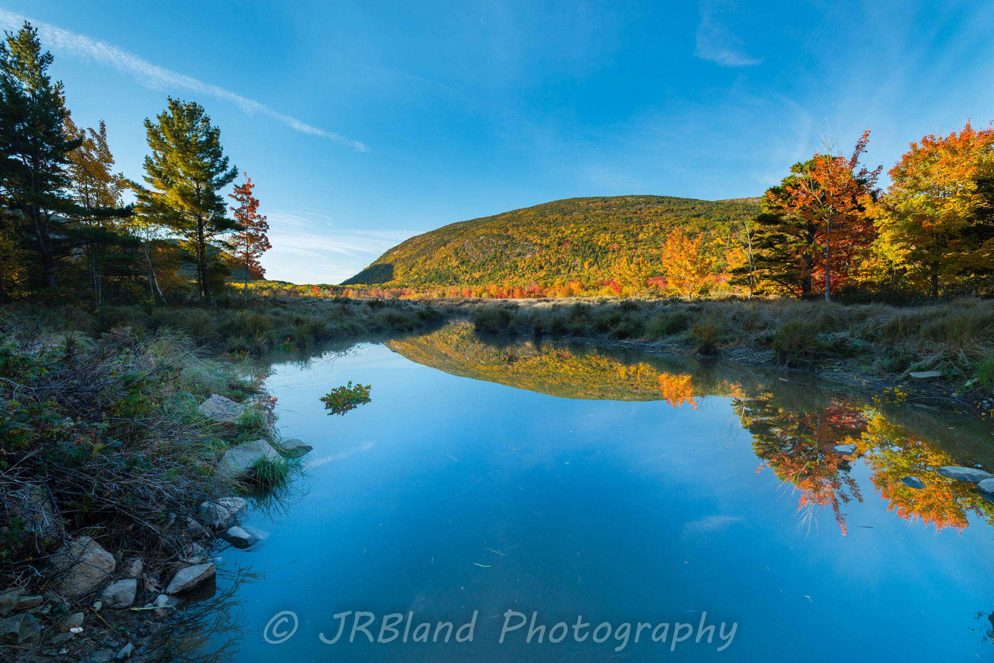 Nikon AF-S Nikkor 17-35mm F2.8D ED-IF sample photo. Peaceful morning in the fall photography