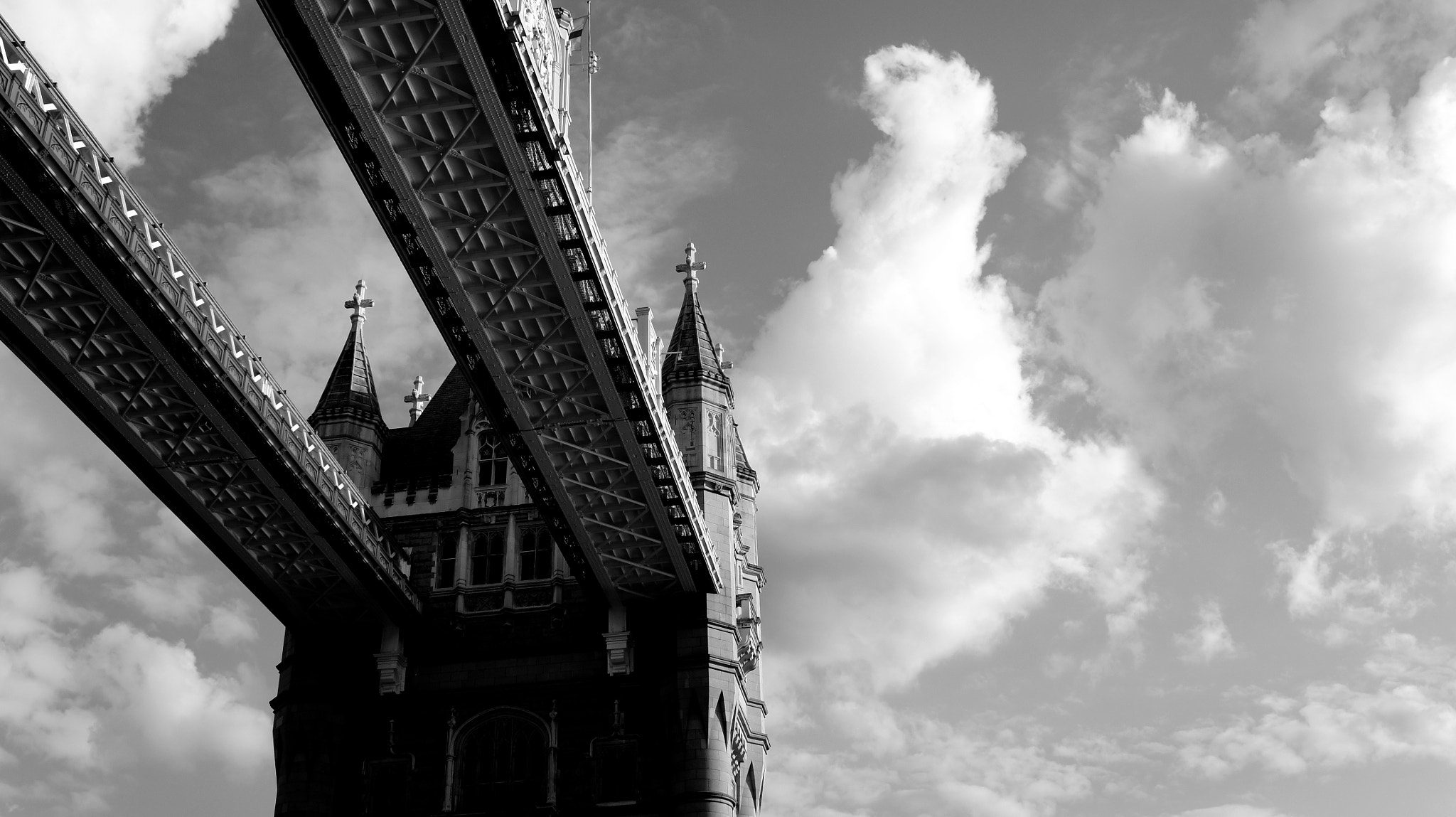 Tamron 18-200mm F3.5-6.3 Di III VC sample photo. London bridge... photography