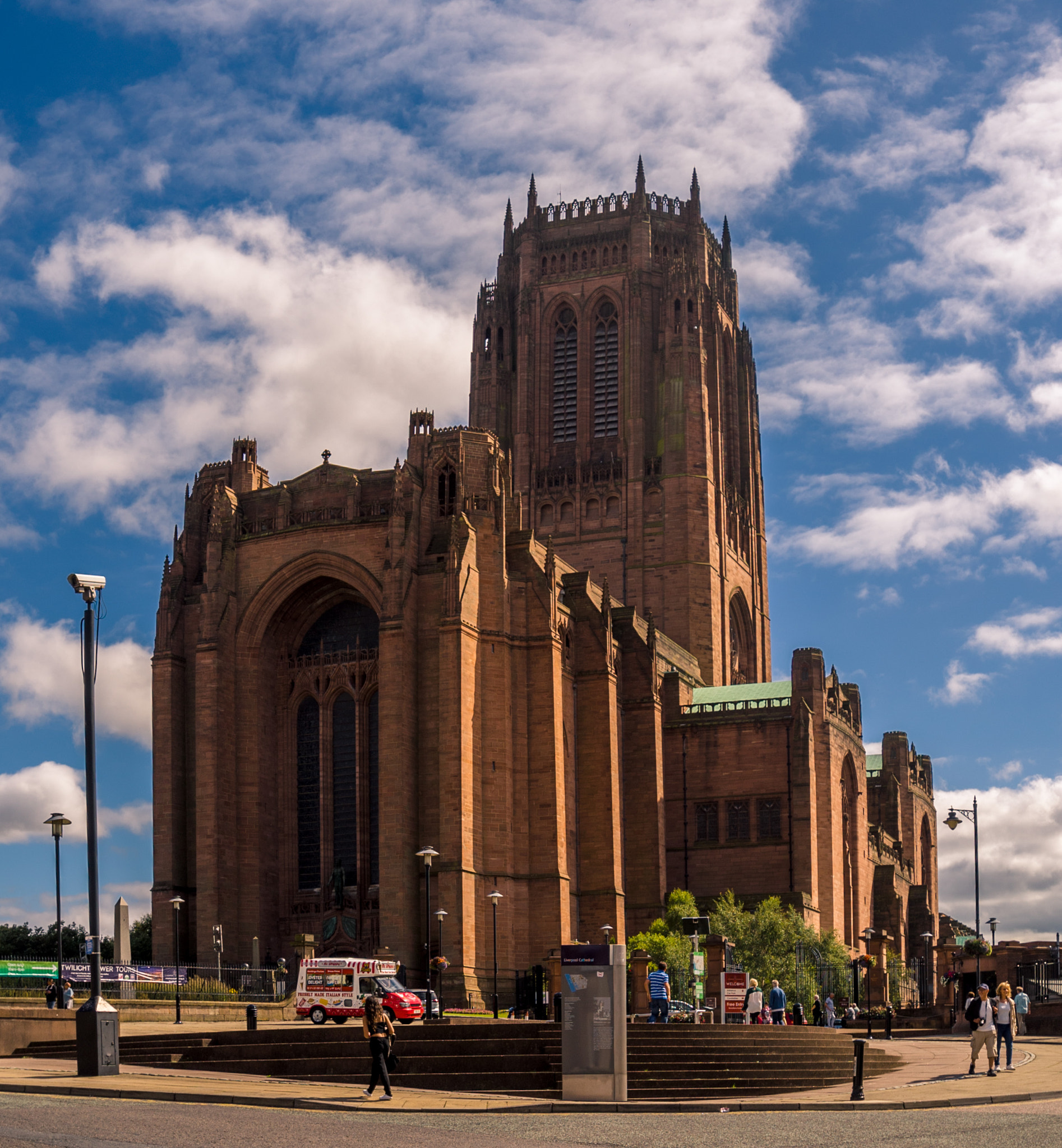 Sony a7S + Sony Vario-Tessar T* FE 16-35mm F4 ZA OSS sample photo. Liverpool cathedral photography