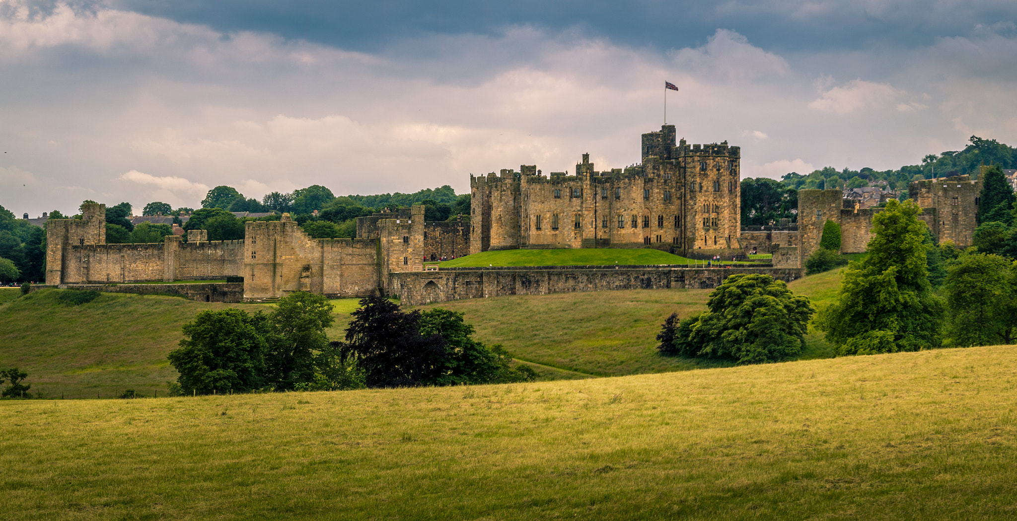 Sony a7S + Sony FE 90mm F2.8 Macro G OSS sample photo. Alnwick castle photography