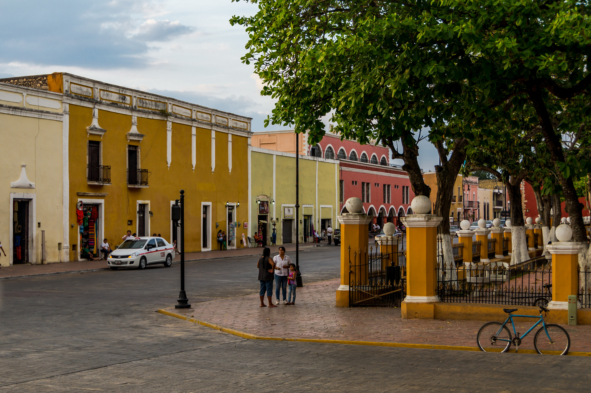 Sony E 18-200mm F3.5-6.3 OSS LE sample photo. Valladolid, mexico photography
