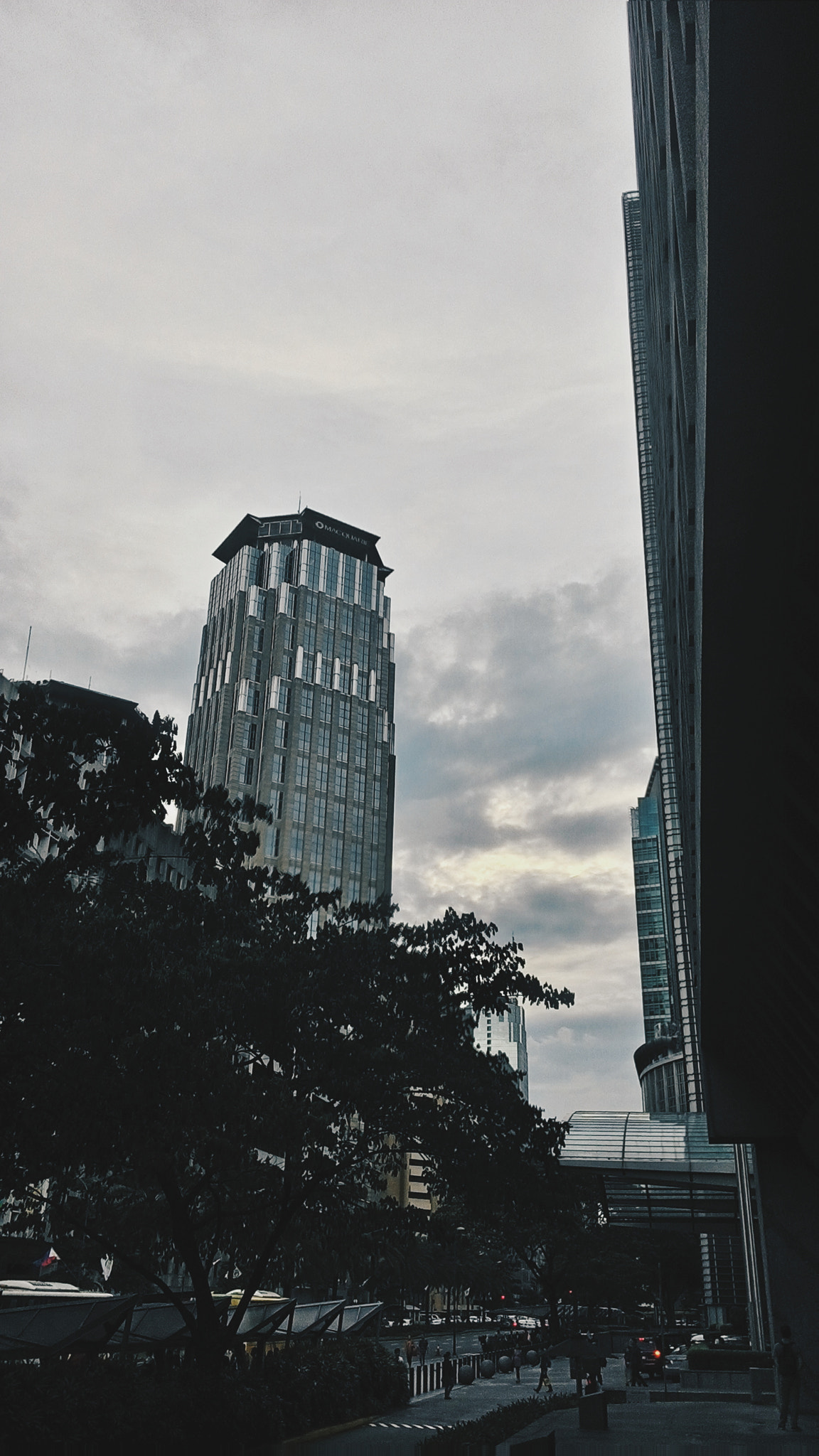 ASUS ZenFone 2 (ZE500CL) sample photo. Ayala, makati photography