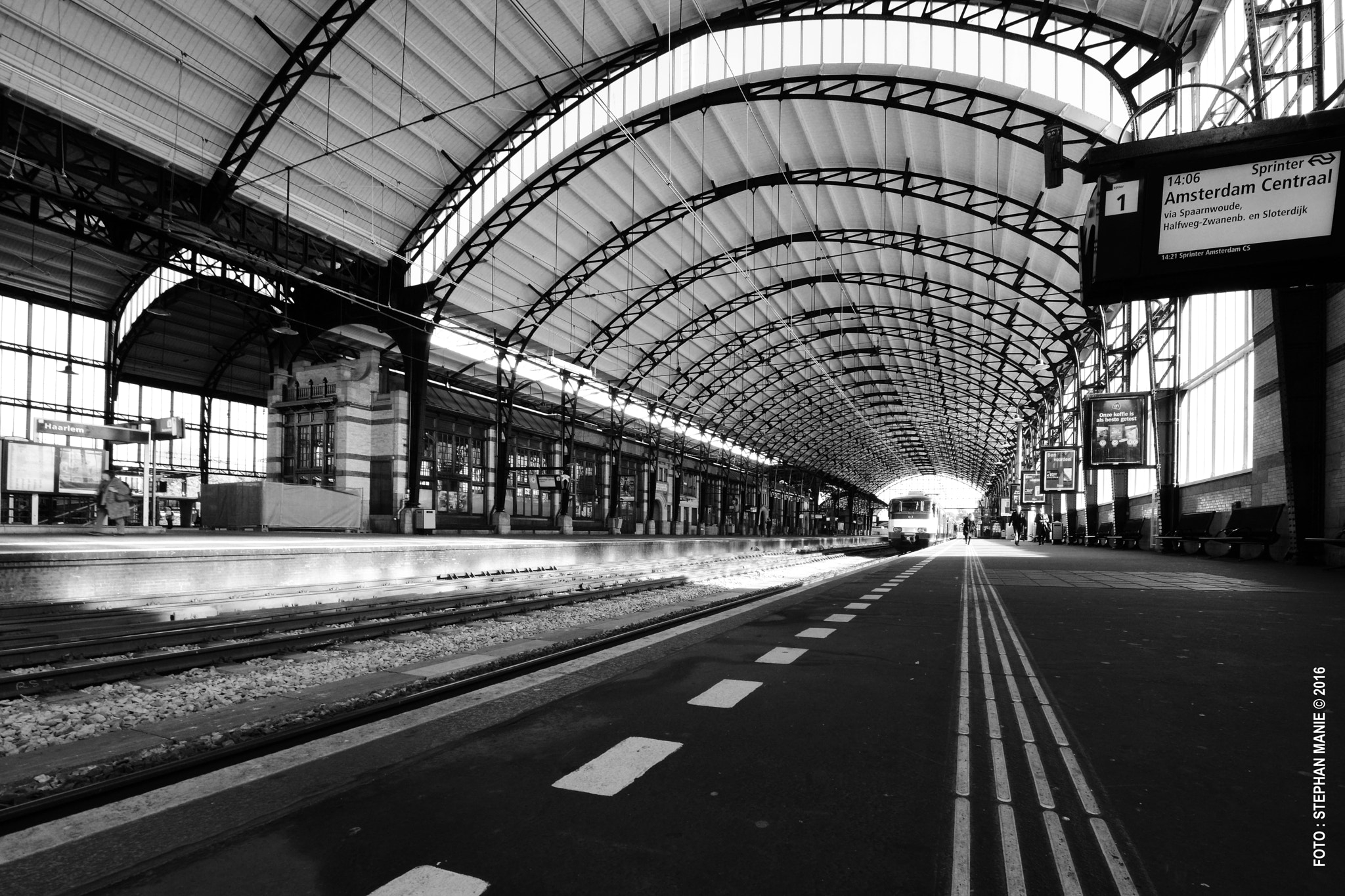 Nikon D800 sample photo. This railway station is located in haarlem photography