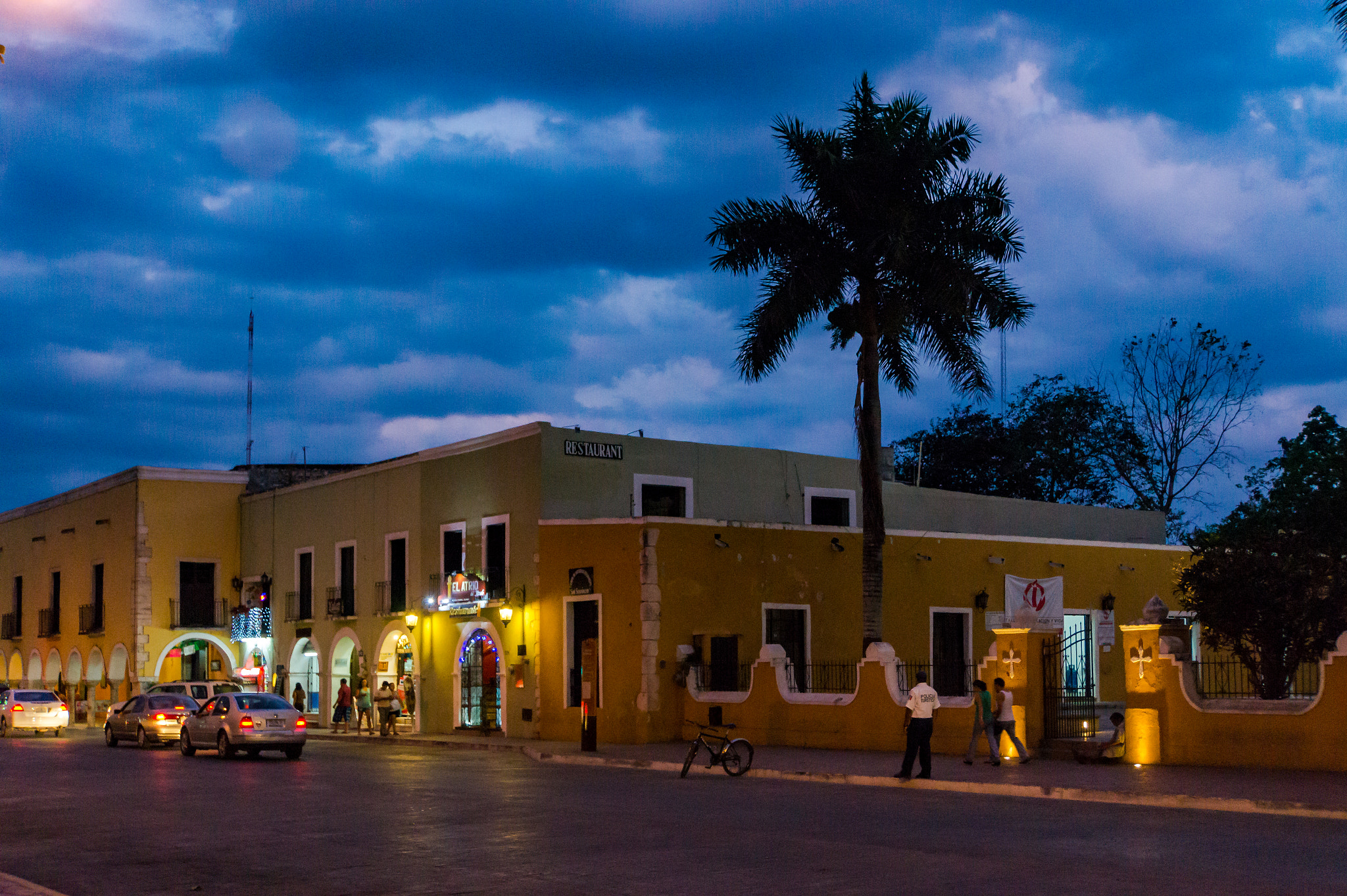 Sony E 18-200mm F3.5-6.3 OSS LE sample photo. Valladolid, mexico photography