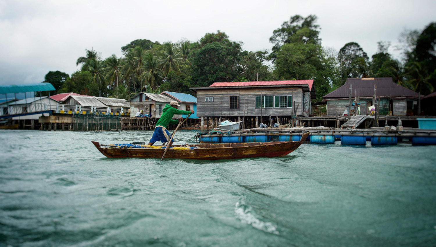 HCD 35-90 sample photo. Rowing a boat photography