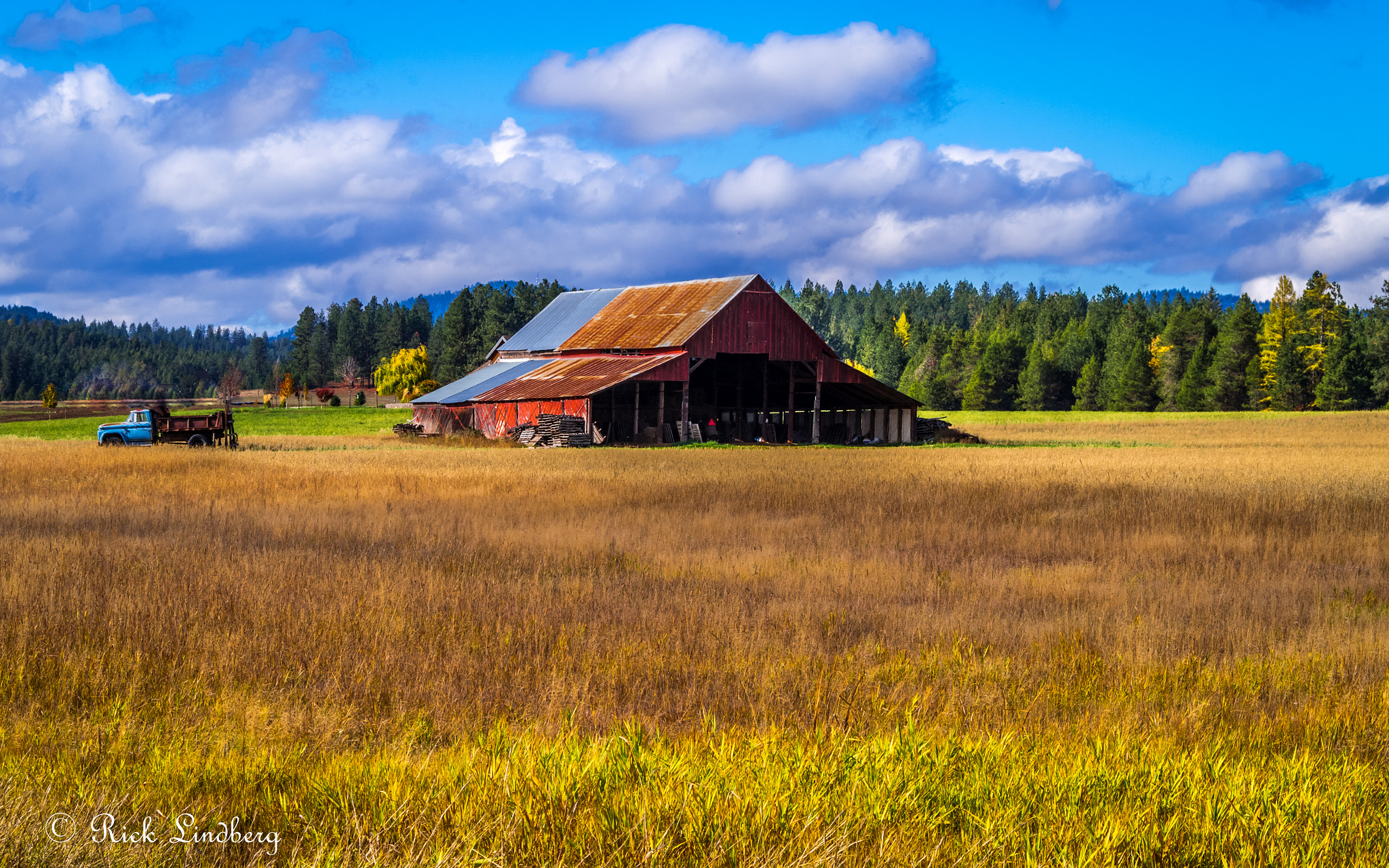 smc Pentax-DA L 50-200mm F4-5.6 ED WR sample photo. Fall barn 2 photography