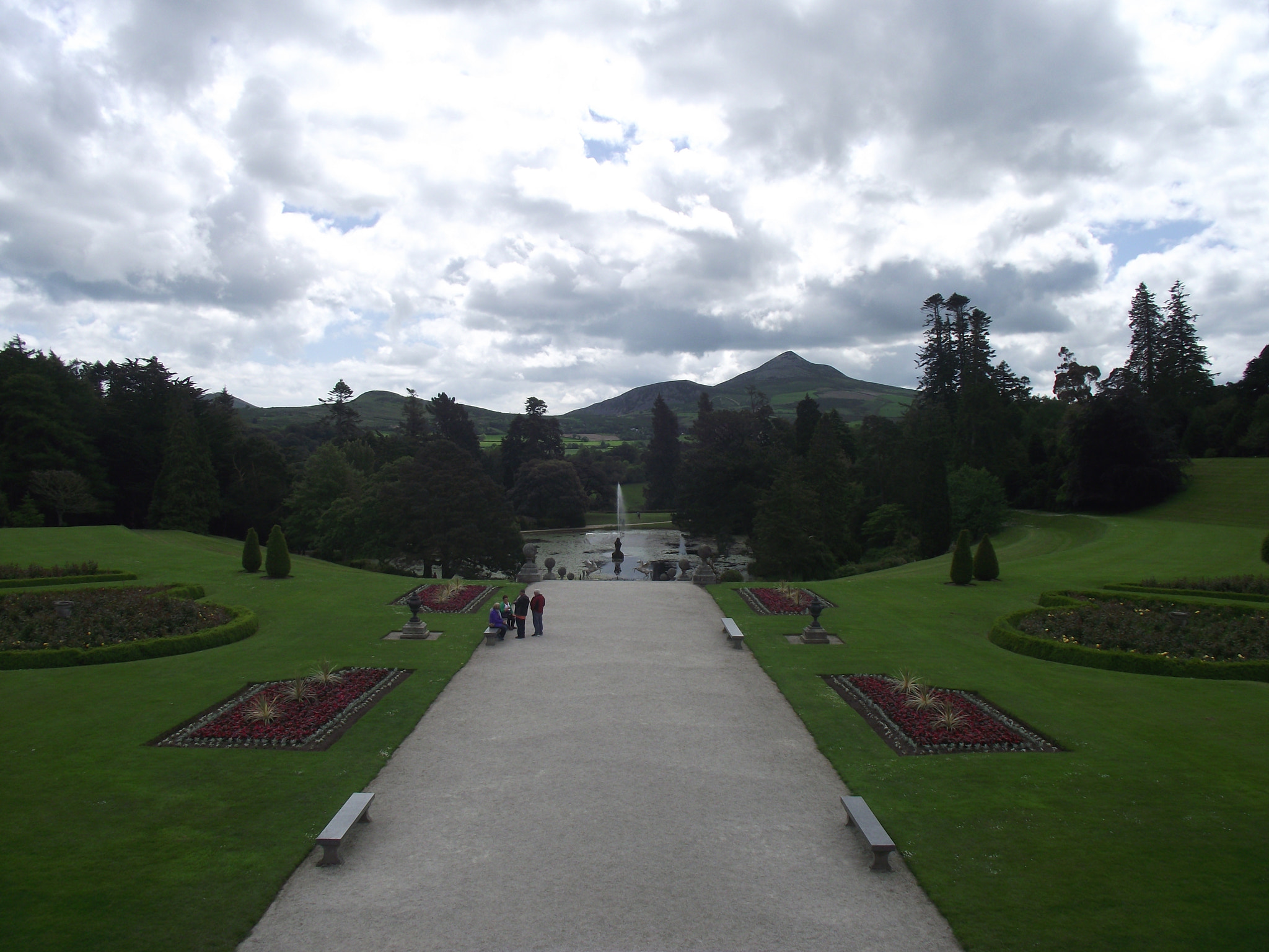 FujiFilm FinePix S2500HD (FinePix S2600HD) sample photo. Powerscourt garden photography