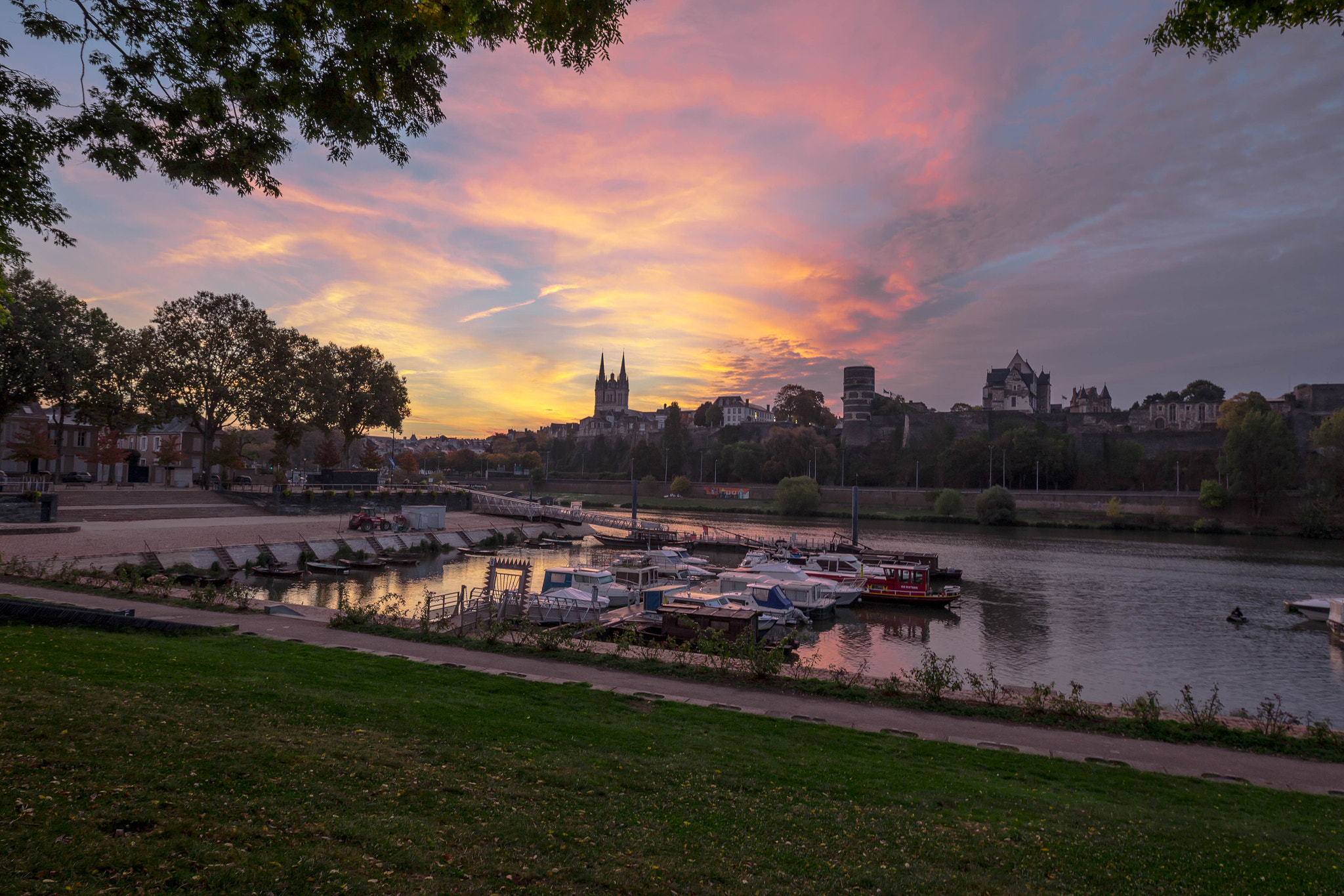 Canon EOS 6D + Sigma 20mm F1.4 DG HSM Art sample photo. Chateau d'angers photography