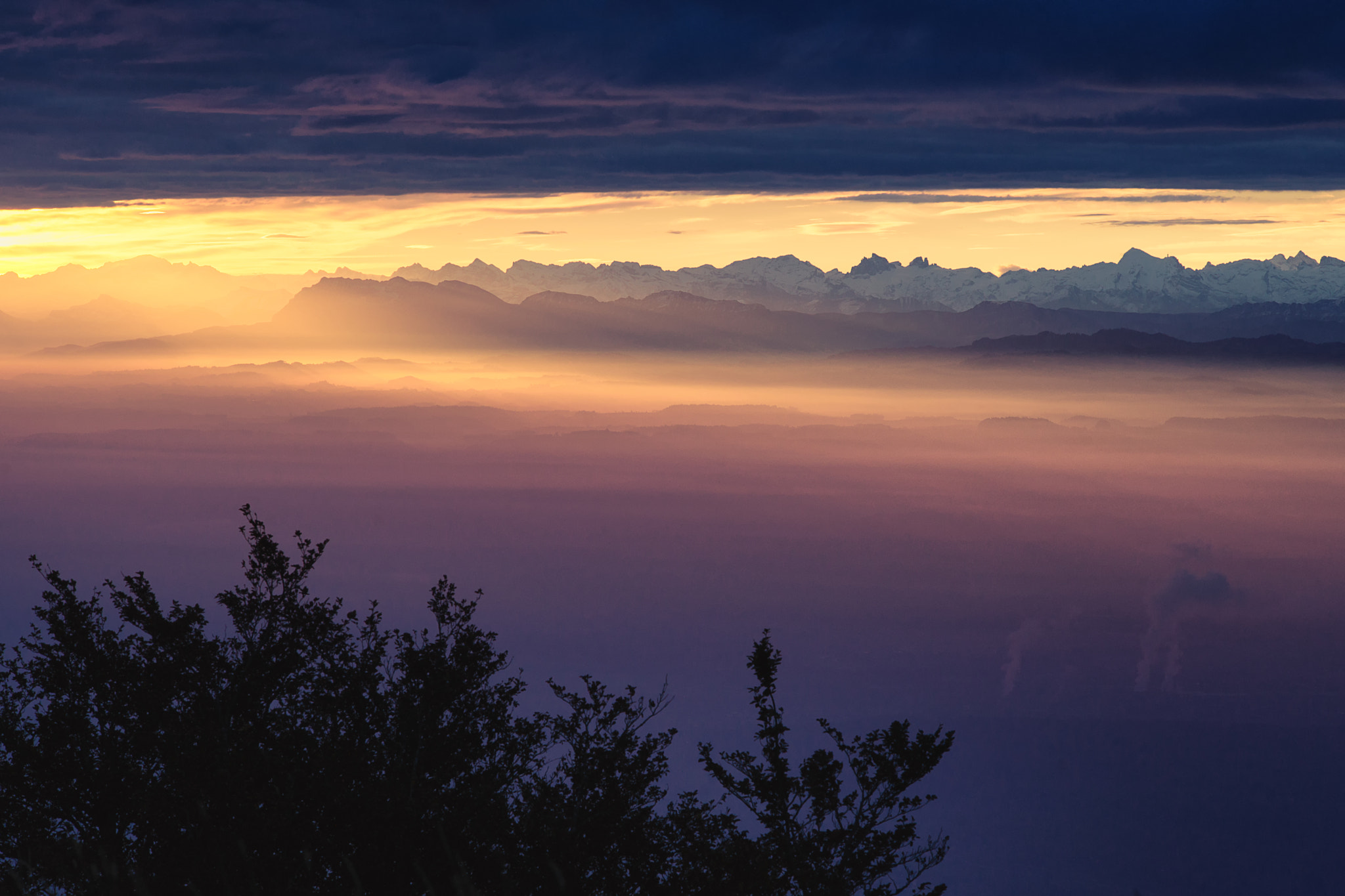 Sony Alpha DSLR-A850 + Sony Sonnar T* 135mm F1.8 ZA sample photo. Grenchenberg alpenblick sunrise photography