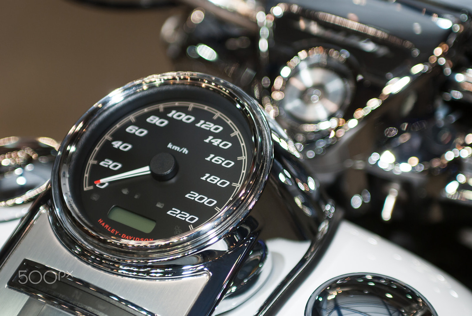 Nikon D80 + Sigma 24-70mm F2.8 EX DG Macro sample photo. Harley davidson motorbike speedometer photography