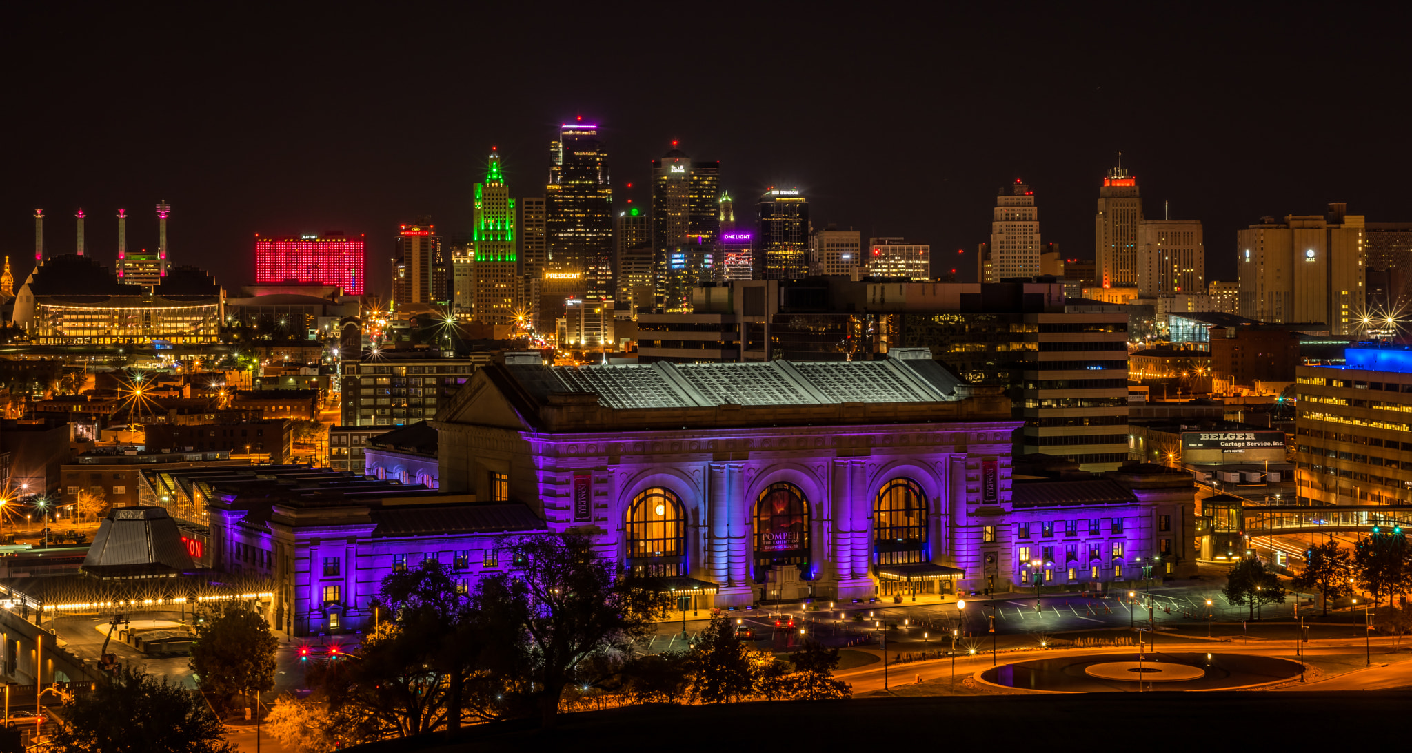 Nikon D810 + Nikon AF Micro-Nikkor 60mm F2.8D sample photo. Kansas city lights photography