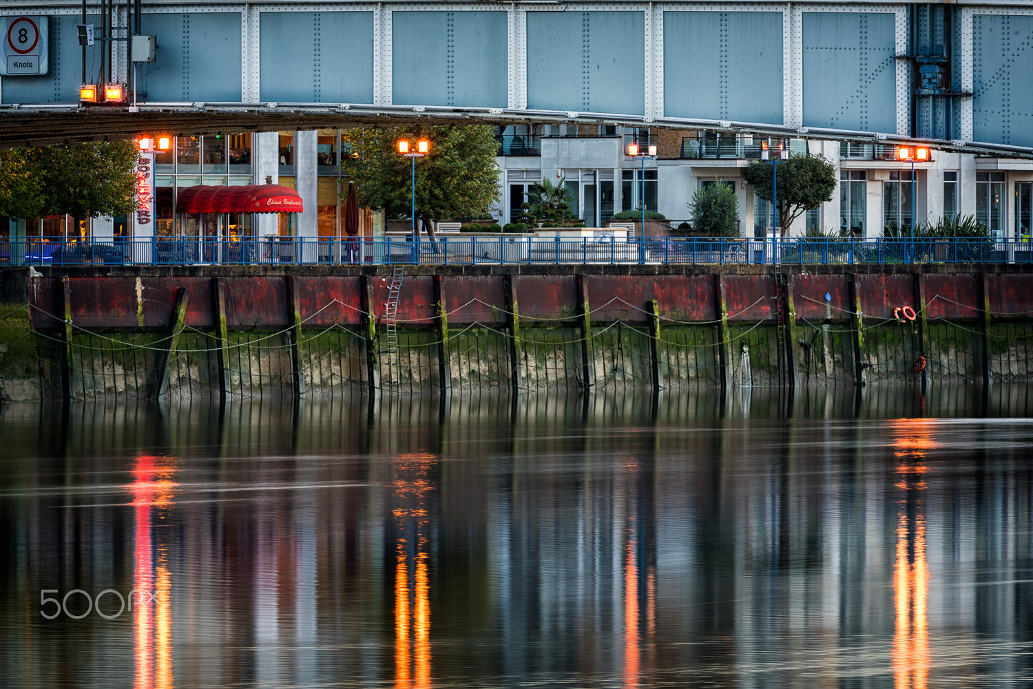 Nikon Nikkor AF-S 300mm F4E PF ED VR sample photo. Under wandsworth bridge photography