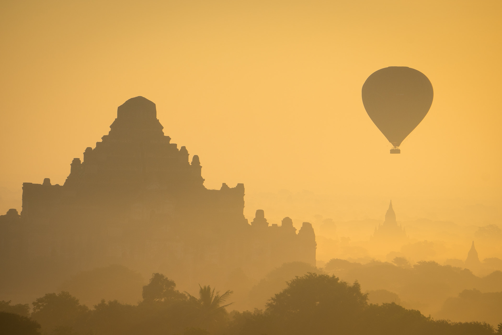 Sony a7 + Sony E 55-210mm F4.5-6.3 OSS sample photo. Bagan in the morning photography