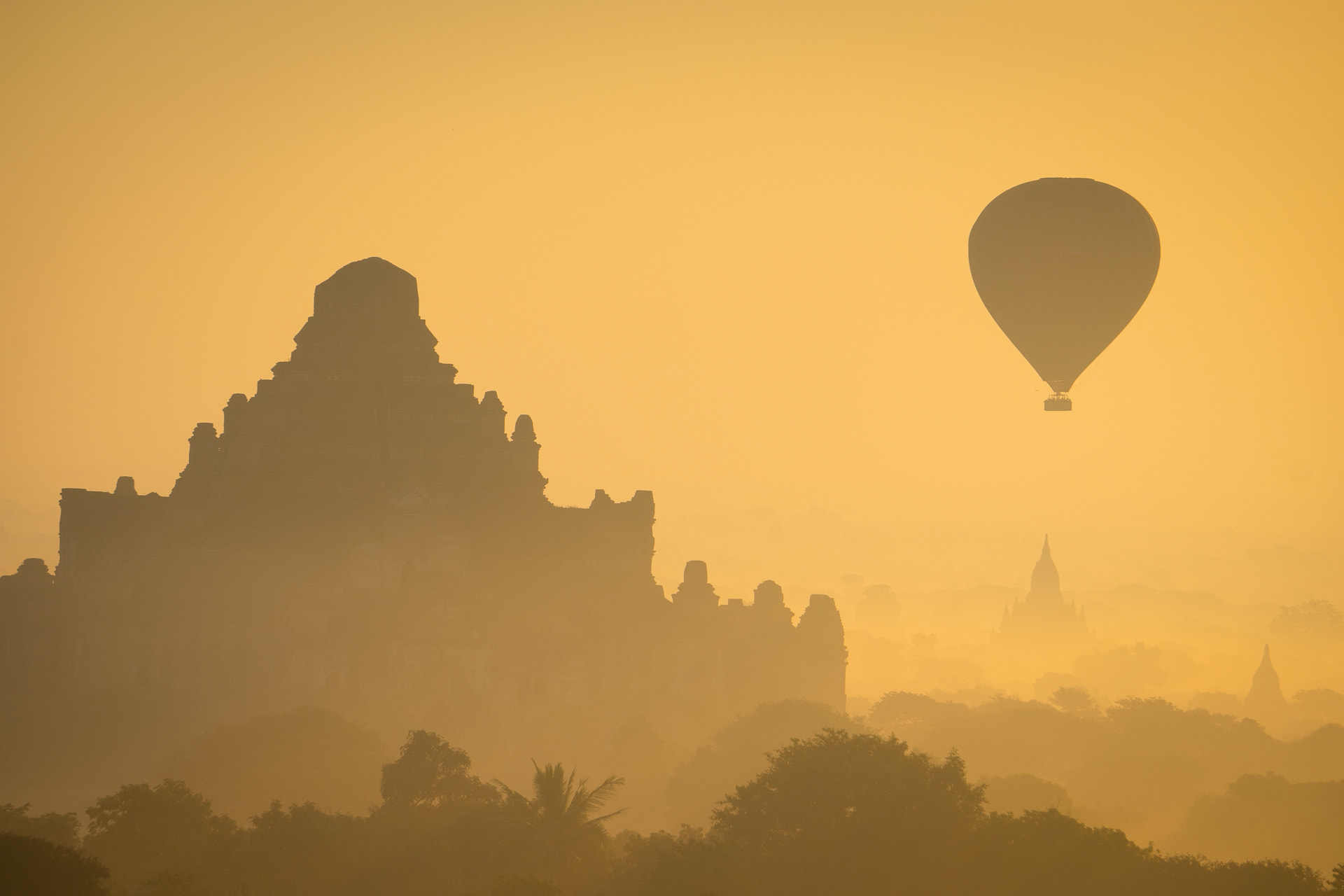 Sony E 55-210mm F4.5-6.3 OSS sample photo. Bagan in the morning photography