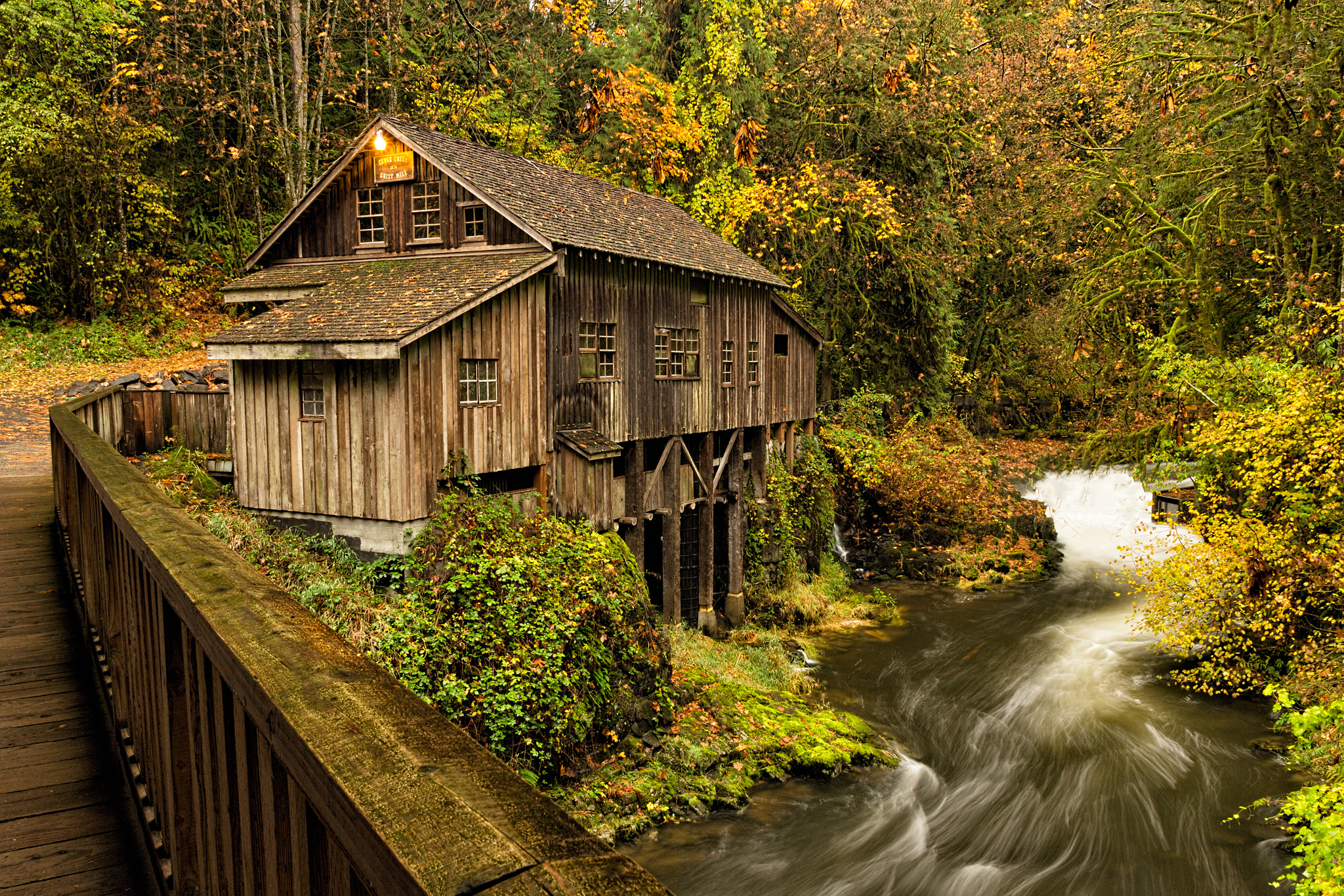 Canon EOS 100D (EOS Rebel SL1 / EOS Kiss X7) sample photo. Cedar grist watermill photography