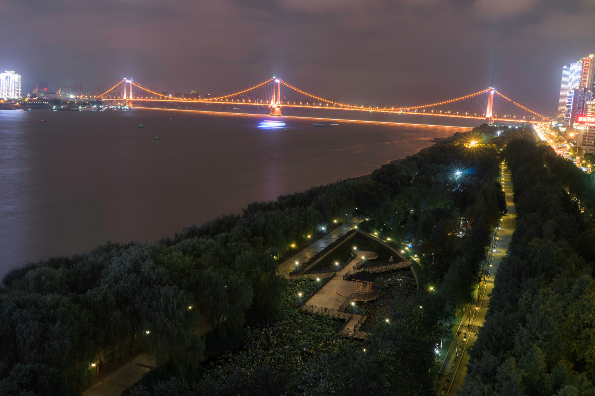 Sony a7 + Sony Distagon T* FE 35mm F1.4 ZA sample photo