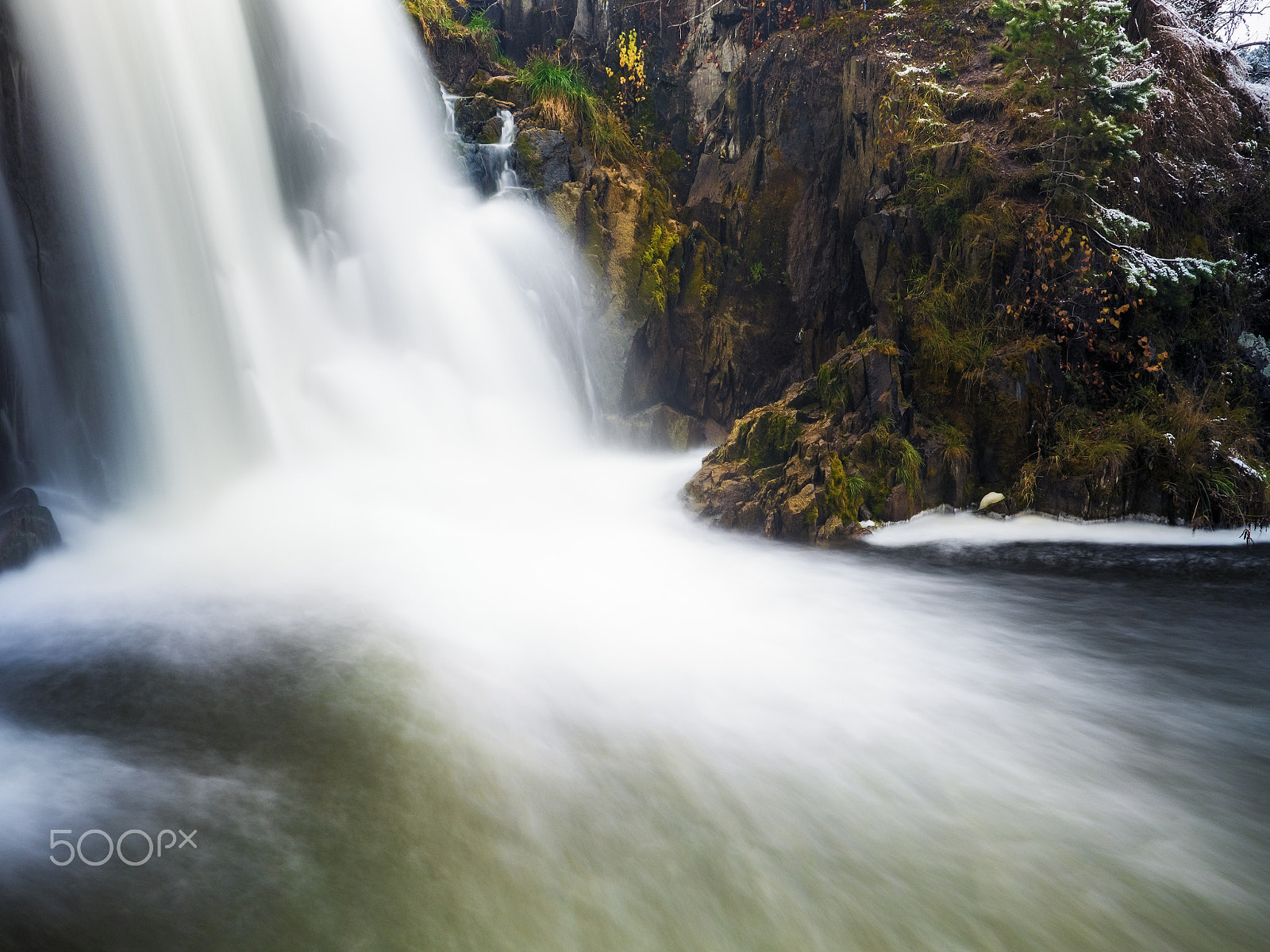 Olympus OM-D E-M1 + OLYMPUS 14-54mm Lens sample photo. Autumn landscape with the waterfall photography