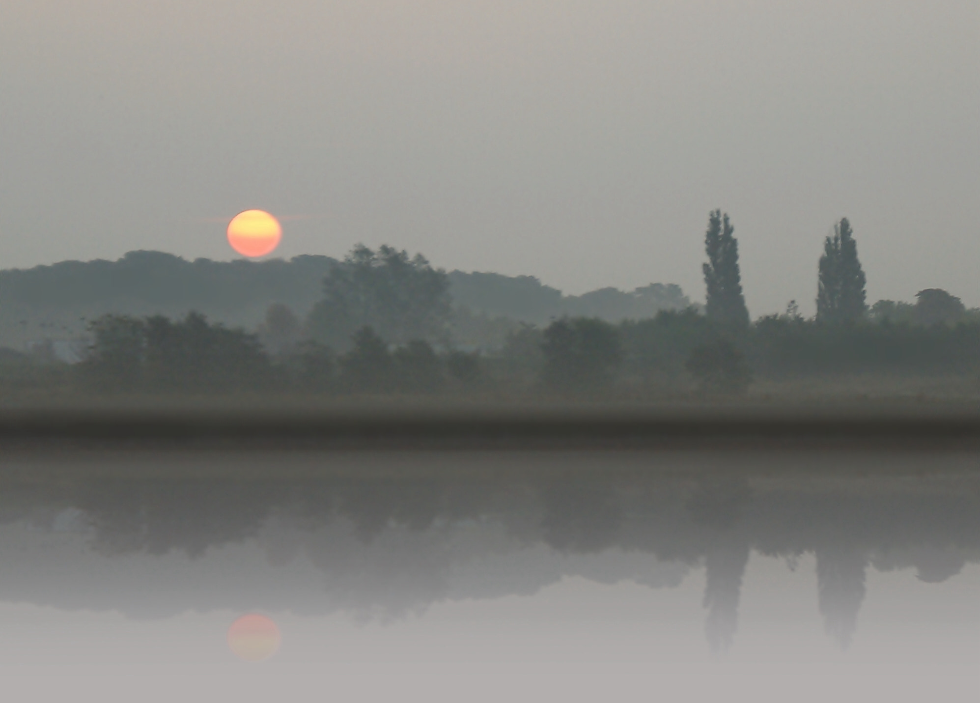 Sony Alpha DSLR-A290 + Sony DT 18-55mm F3.5-5.6 SAM sample photo. Early morning photography