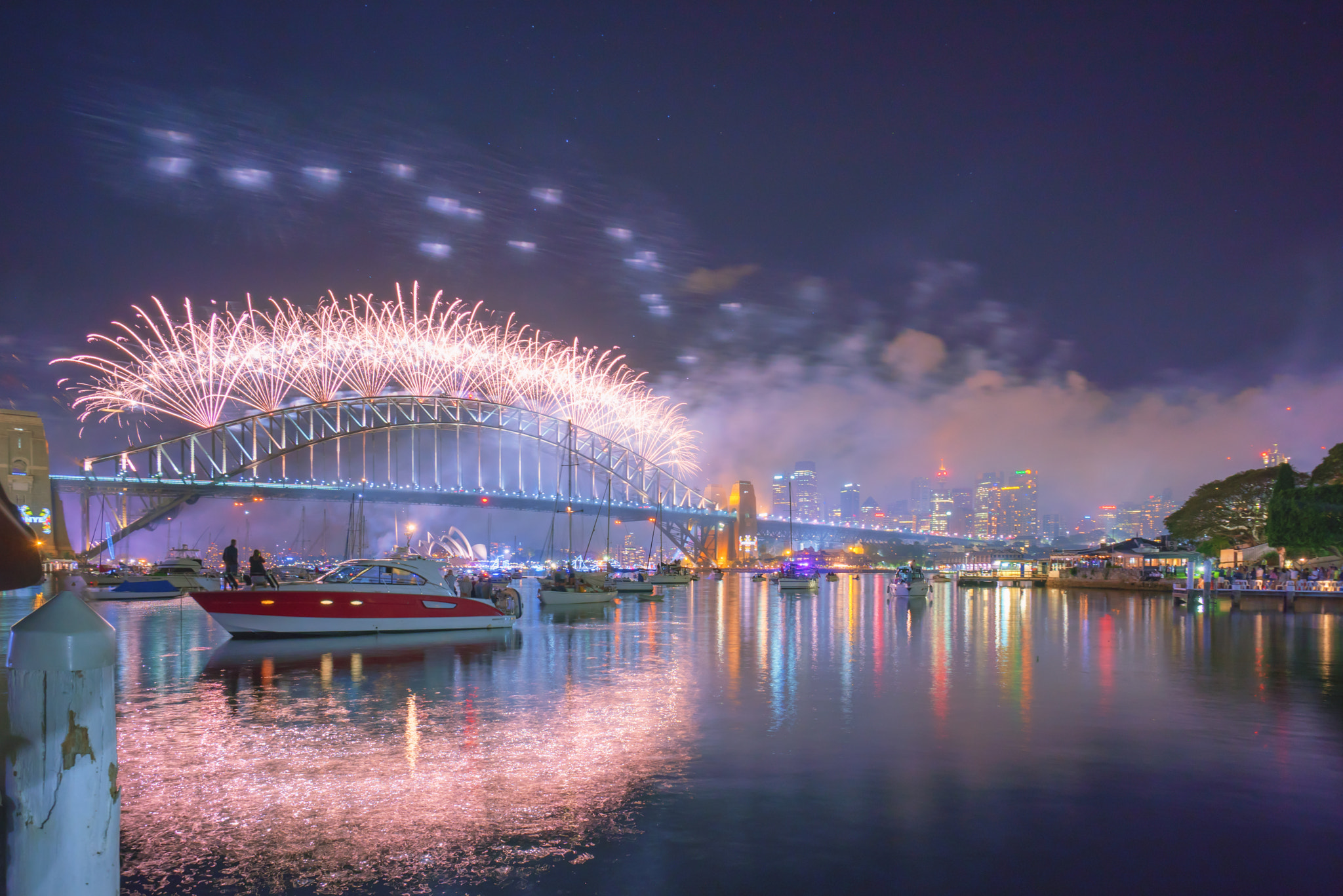 Sony a7R + Sony E 10-18mm F4 OSS sample photo. Sydney new year eve fireworks show photography