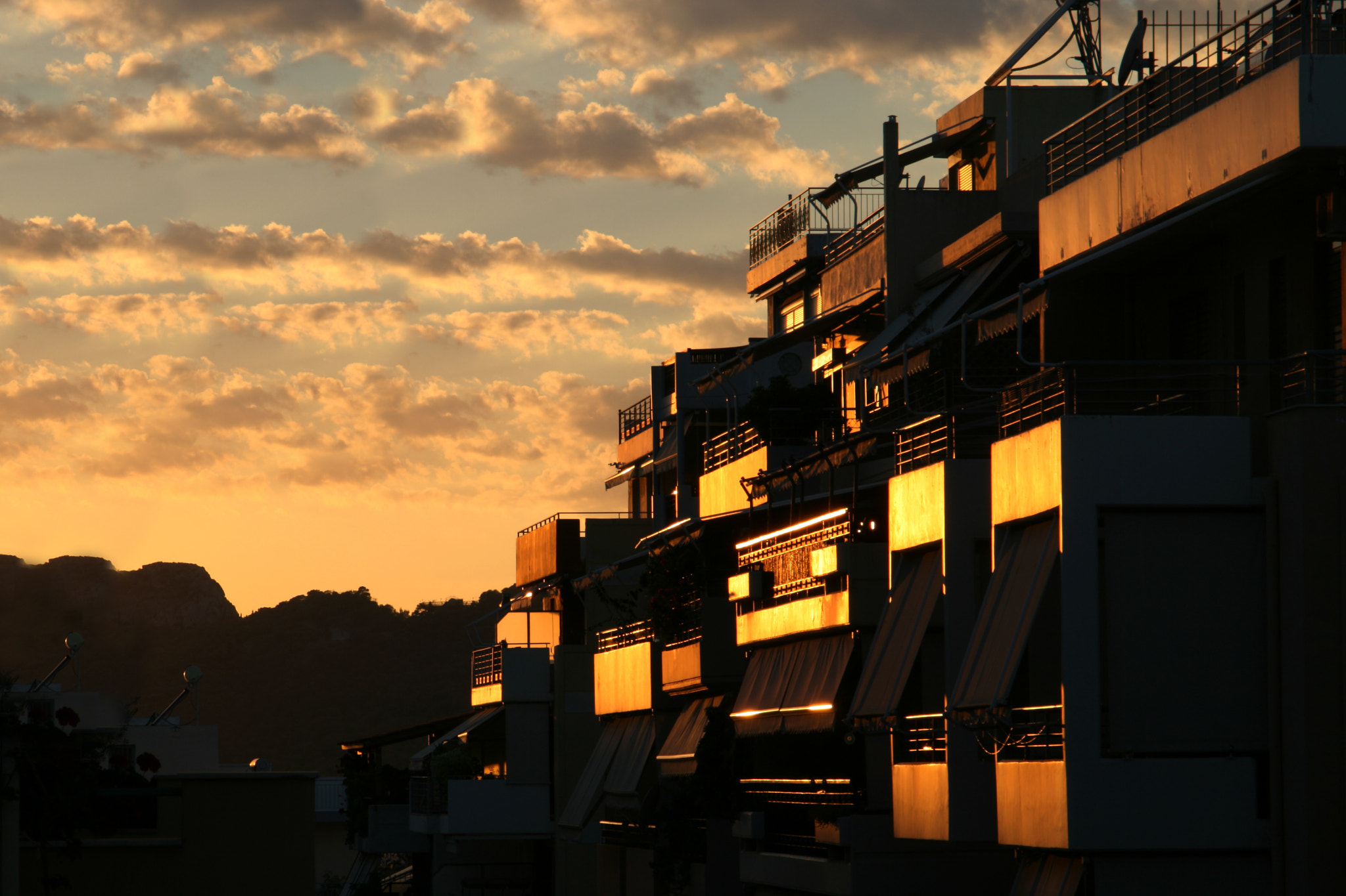 Canon EF 24-105mm F3.5-5.6 IS STM sample photo. Residential sunset photography