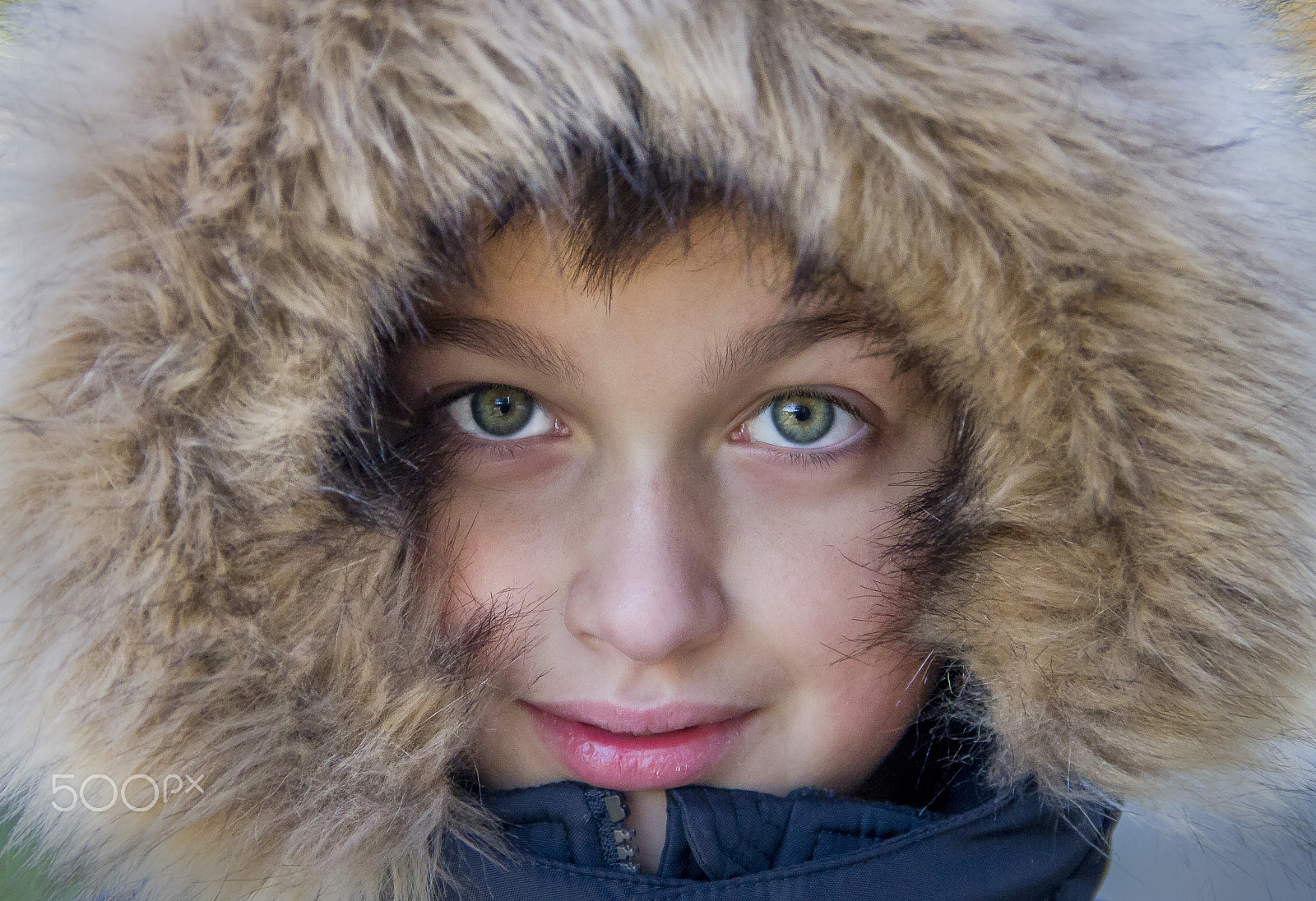 Canon EF-S 18-135mm F3.5-5.6 IS sample photo. Winter boy photography