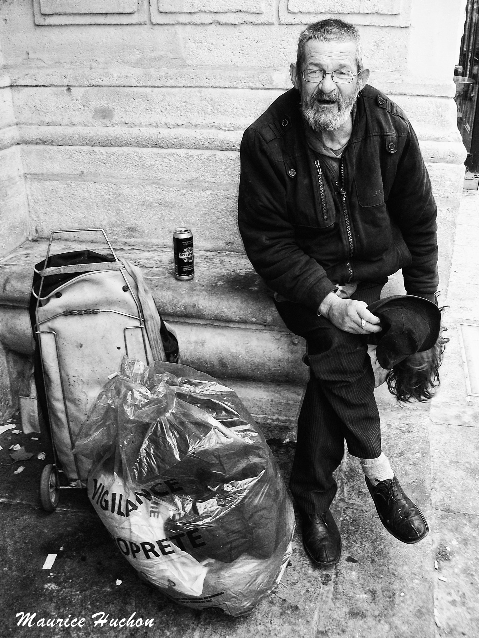 Pentax Optio E85 sample photo. Sdf rue de la roquette (paris) photography