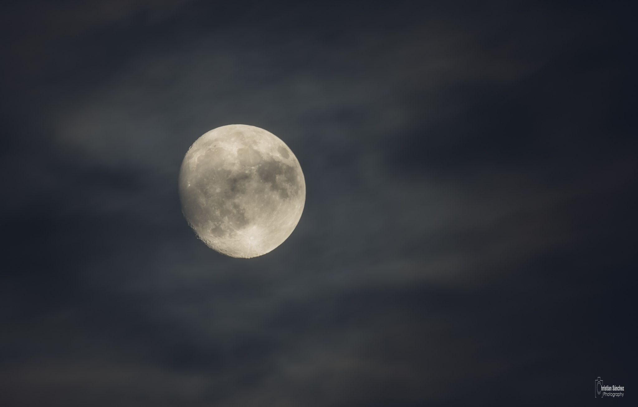 Nikon D4 + Nikon AF-S Nikkor 600mm F4G ED VR sample photo. Moon photography