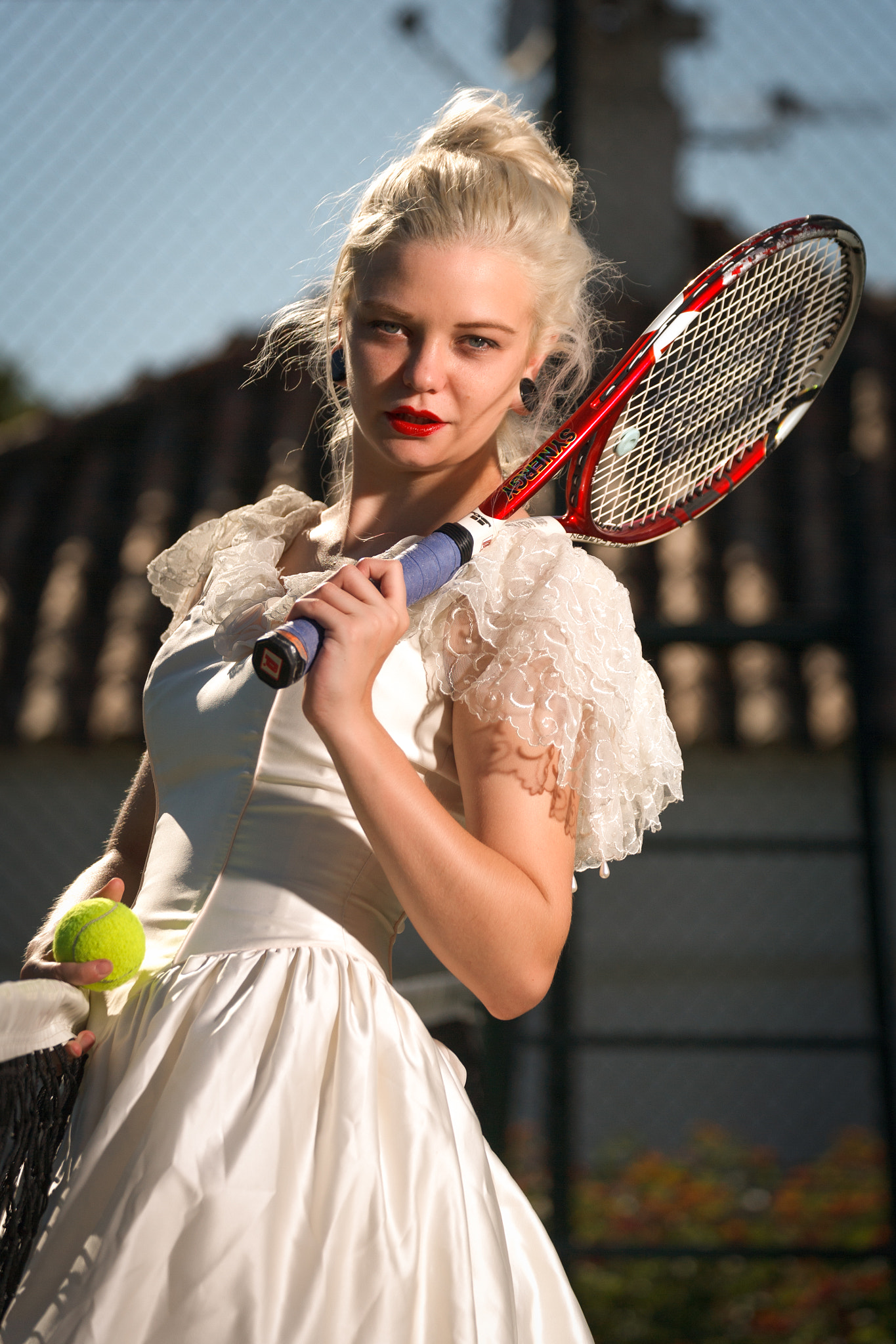 Canon EOS-1Ds Mark II + Canon EF 70-300mm F4-5.6L IS USM sample photo. Tennis bride photography