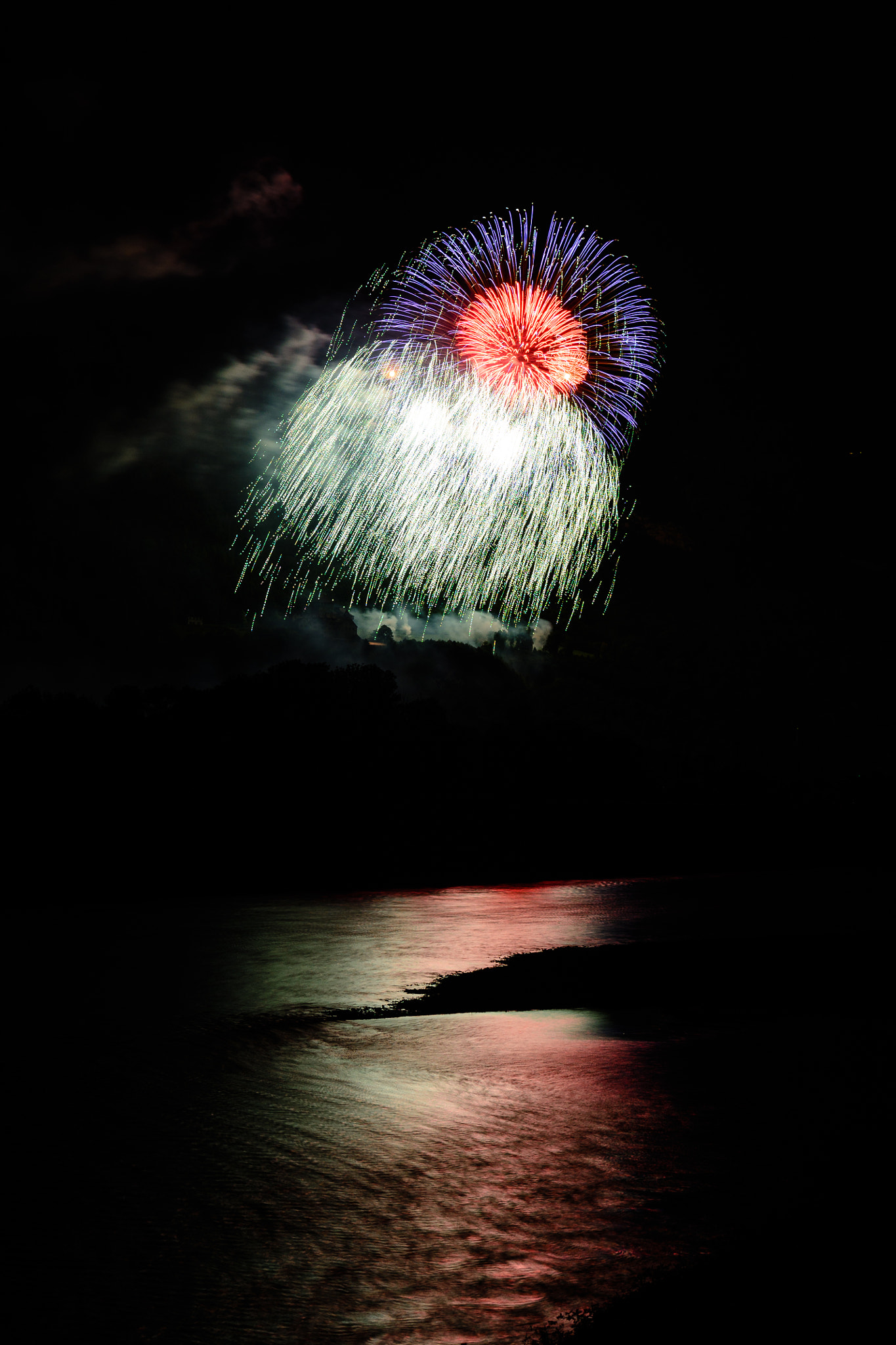 Tamron SP 15-30mm F2.8 Di VC USD sample photo. The night is on fire! photography