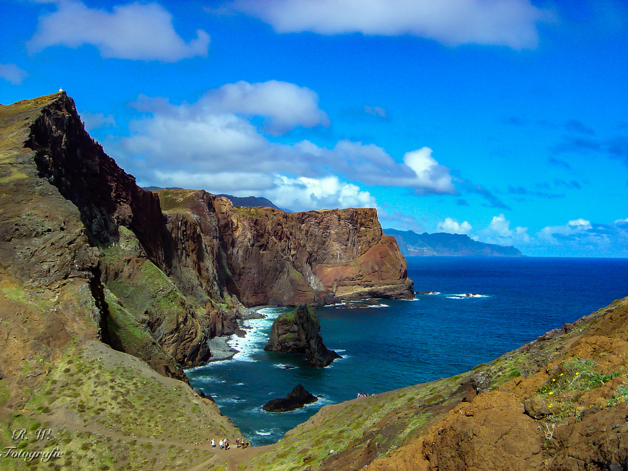 Sony DSC-P12 sample photo. Madeira - canical photography