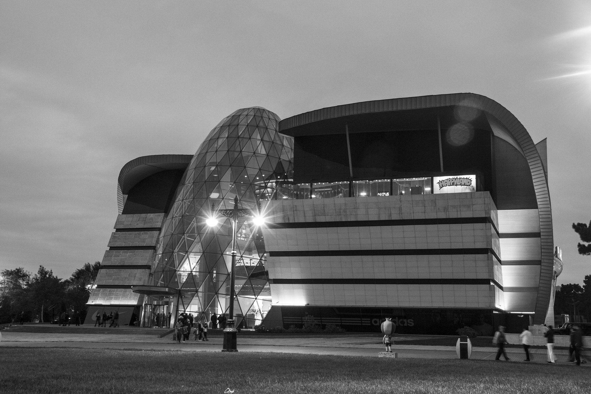 Canon EF-S 18-135mm F3.5-5.6 IS sample photo. Azerbaijan - baku photography