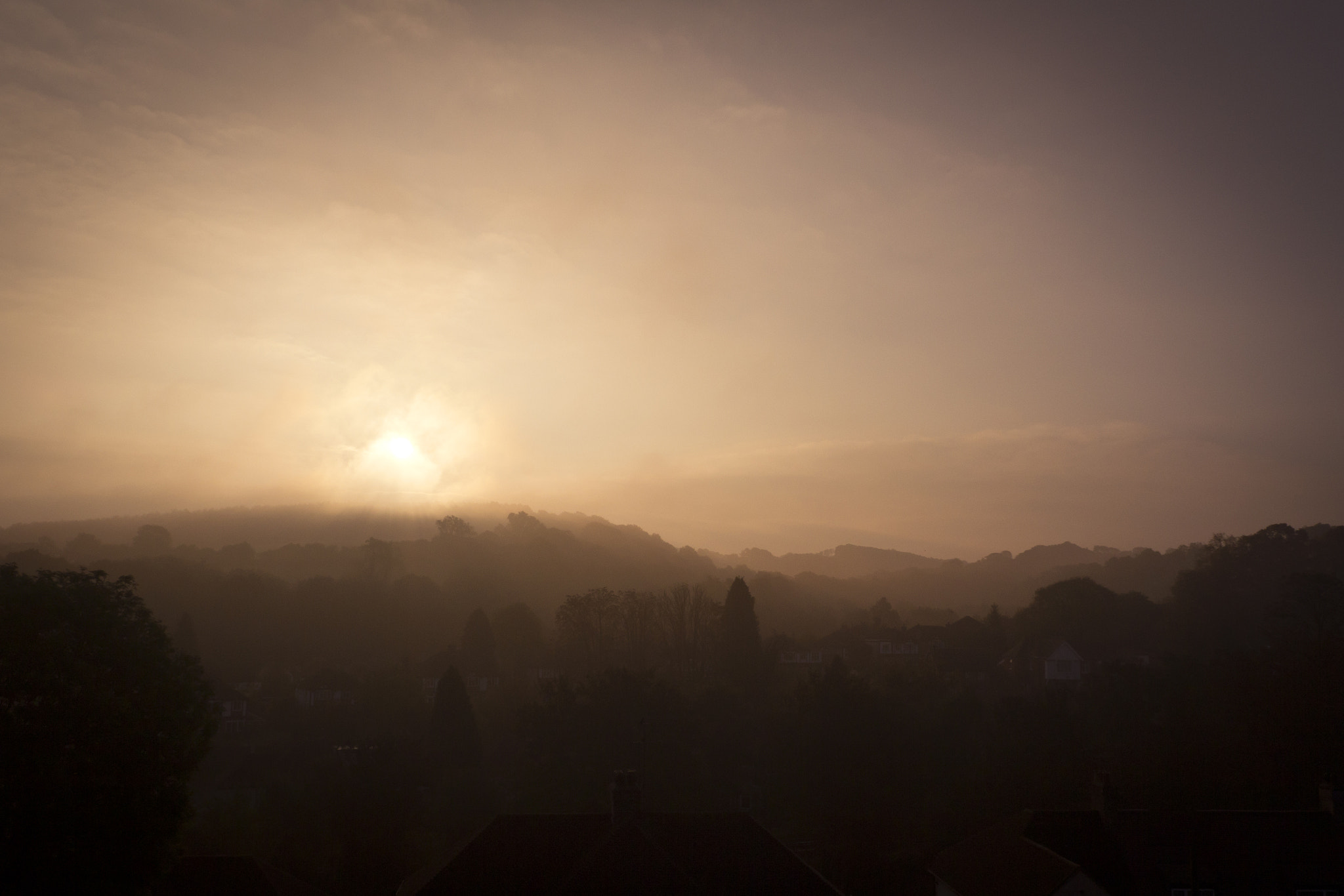 Canon EOS 60D + Sigma 18-125mm f/3.5-5.6 DC IF ASP sample photo. Sunrise over caterham photography