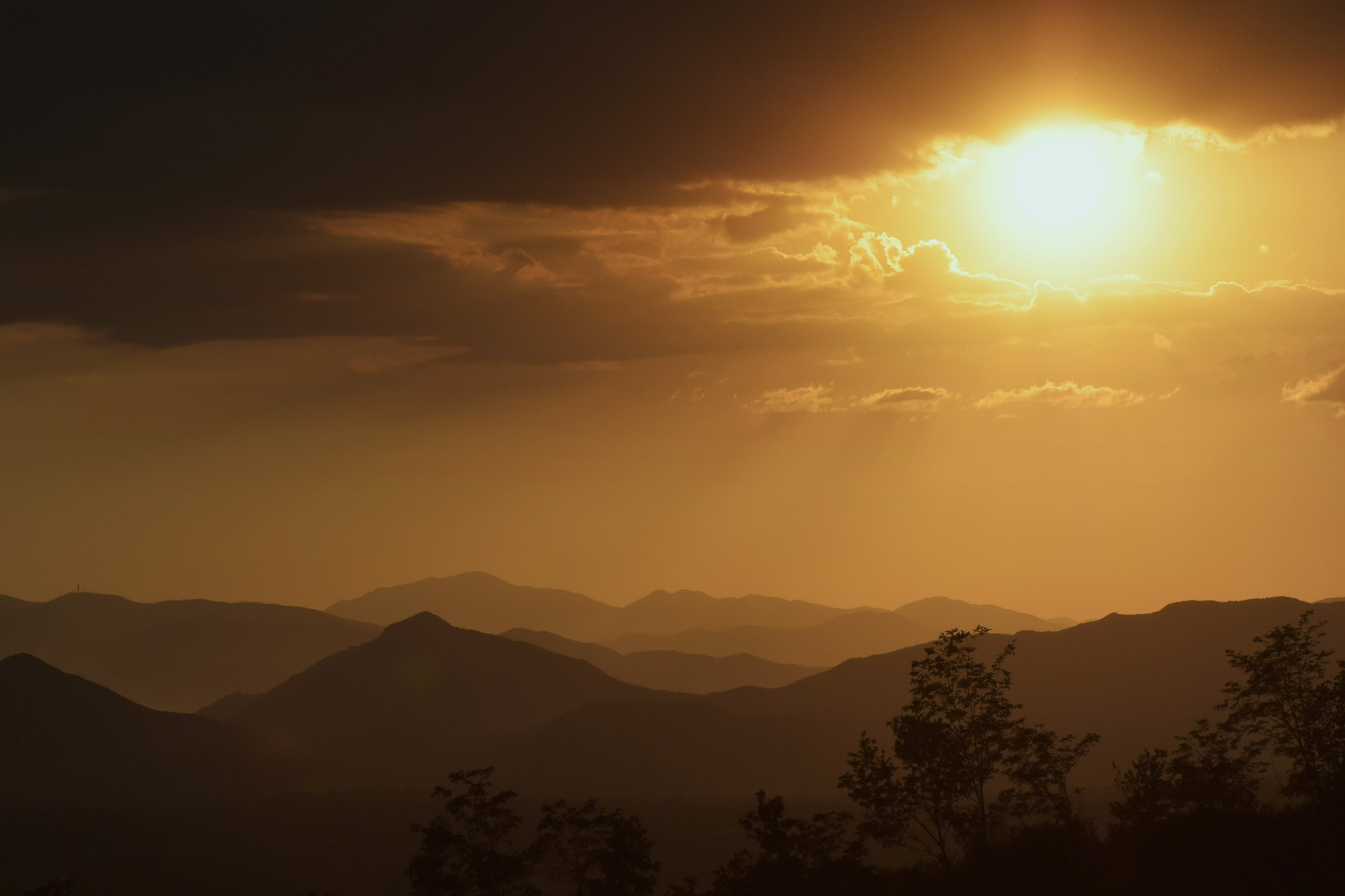 Nikon 1 V3 + 1 NIKKOR VR 10-100mm f/4-5.6 sample photo. Italian soul - tramonto sulle cime d'abruzzo photography