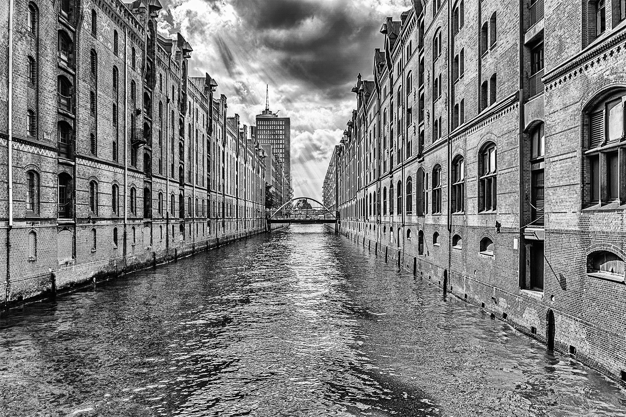 Sony E 18-200mm F3.5-6.3 OSS sample photo. City of warehouses photography