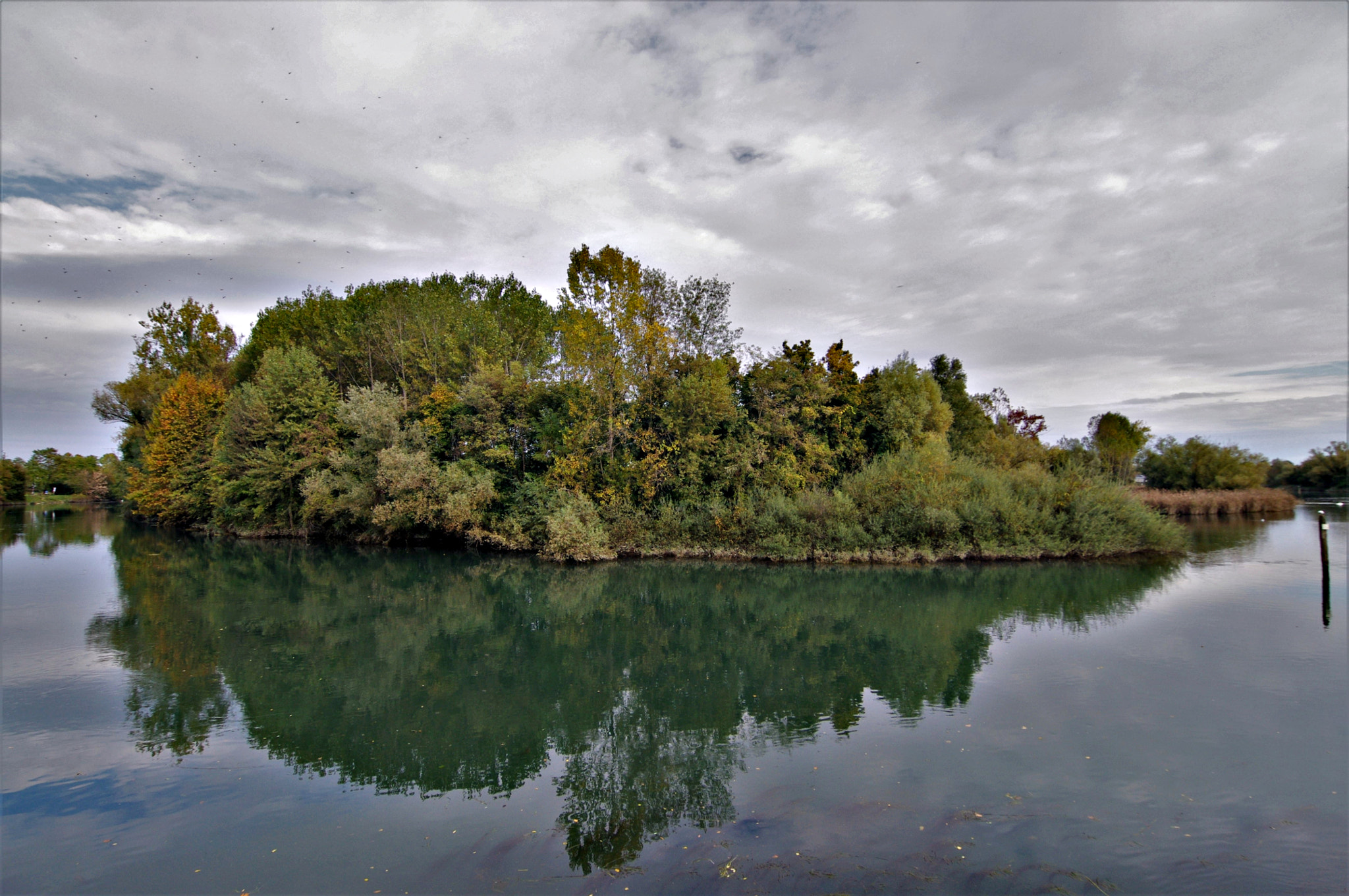 Pentax K-r sample photo. Reflections photography