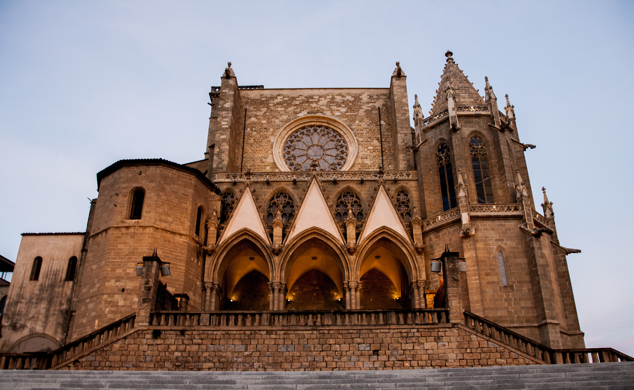 Canon EOS 1000D (EOS Digital Rebel XS / EOS Kiss F) + Canon TS-E 90mm F2.8 Tilt-Shift sample photo. "la seu"-manresa photography