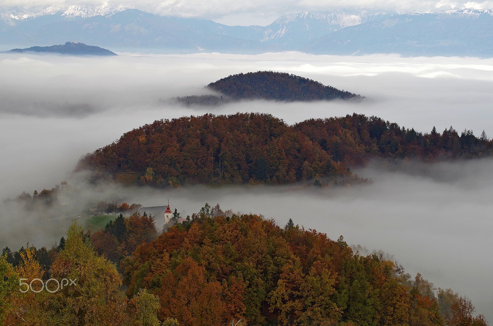 Pentax K-50 + Tamron AF 70-300mm F4-5.6 Di LD Macro sample photo. Autumn islands in the mist photography