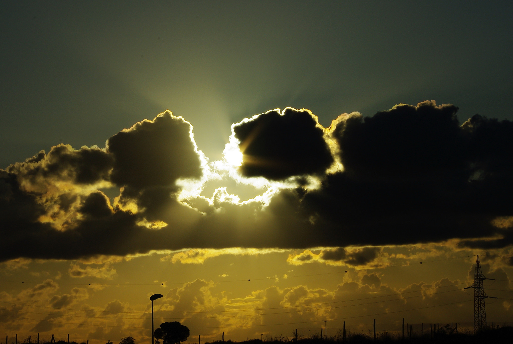 Pentax smc DA 55-300mm F4.0-5.8 ED sample photo. Kiss me goodnight photography