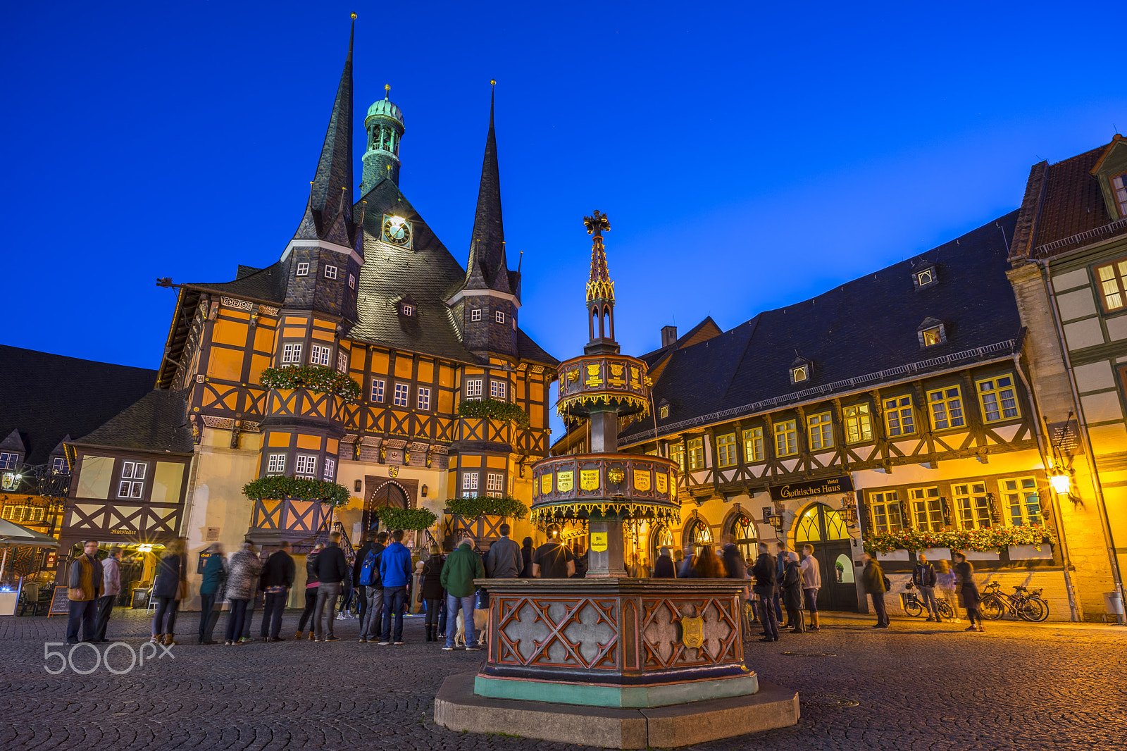 E 21mm F2.8 sample photo. Town hall and marketplace photography