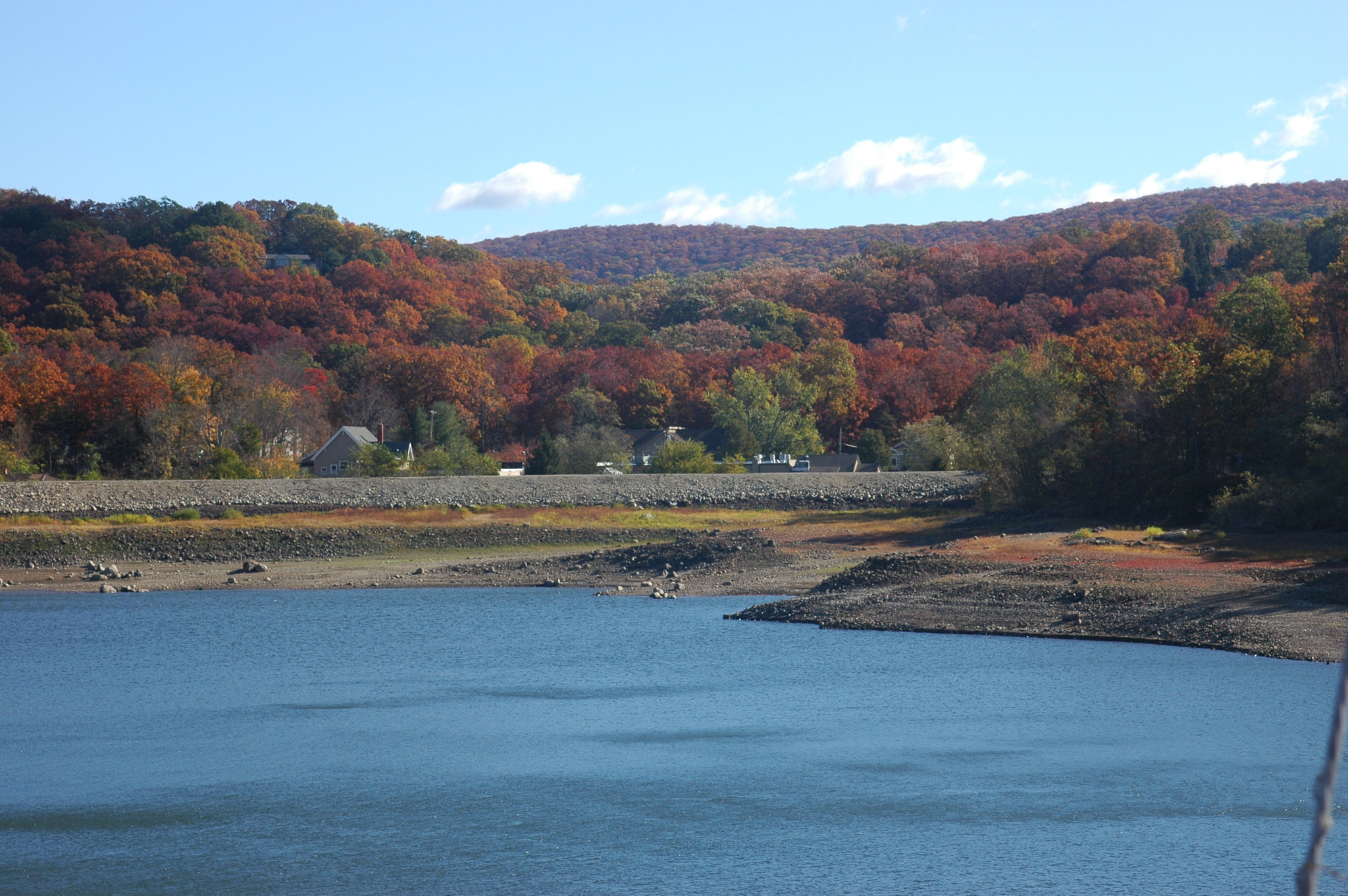 Nikon D70s + AF Zoom-Nikkor 24-120mm f/3.5-5.6D IF sample photo. Low water in  lake photography