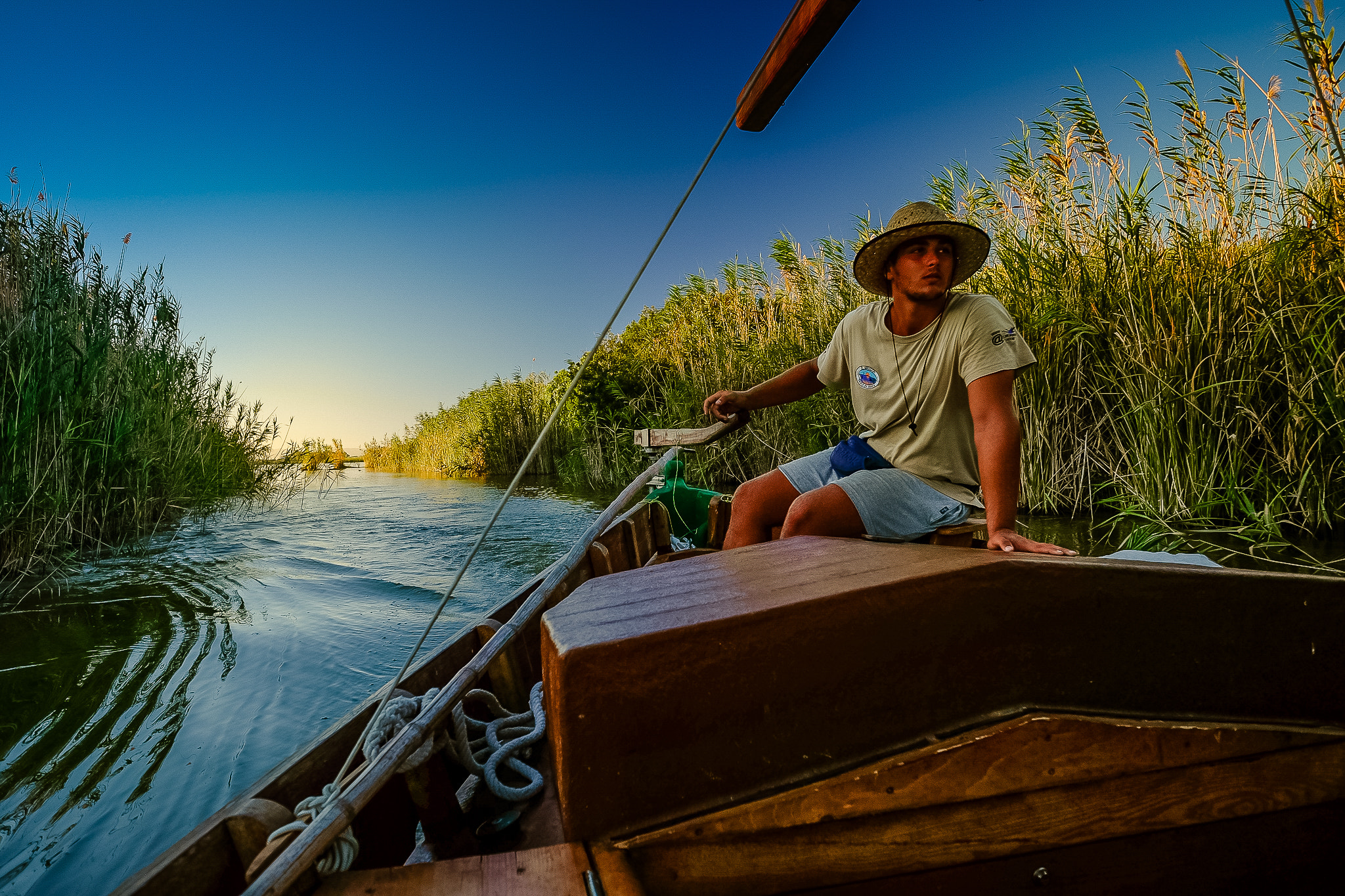 Fujifilm X-E2 + Fujifilm XF 14mm F2.8 R sample photo. Through the reeds photography