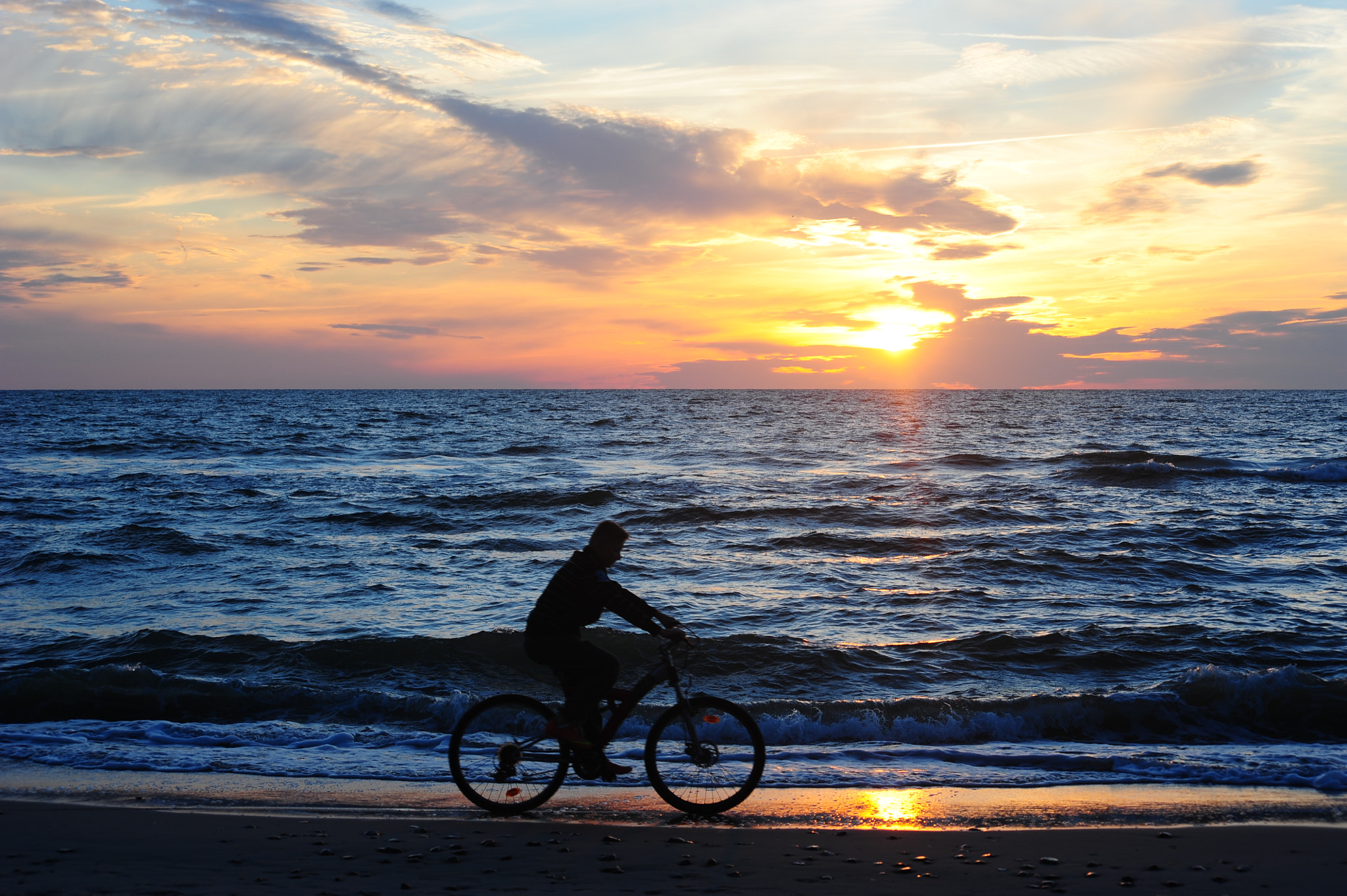 Nikon D700 + Sigma 70-300mm F4-5.6 APO Macro Super II sample photo. Sunset ride photography