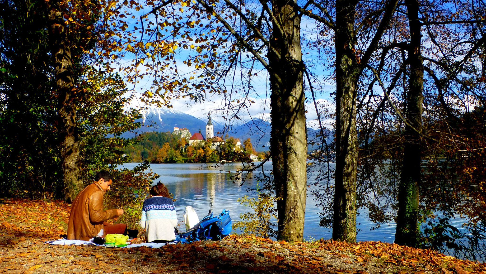 Panasonic DMC-TZ31 sample photo. Lake bled picnic slovenia photography