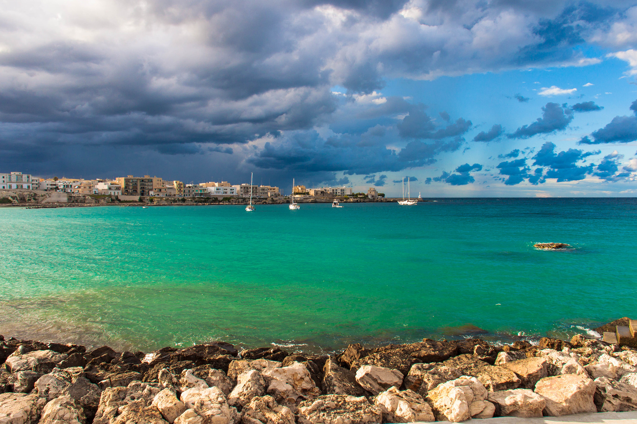 Canon EOS 500D (EOS Rebel T1i / EOS Kiss X3) sample photo. Storm on the sea photography