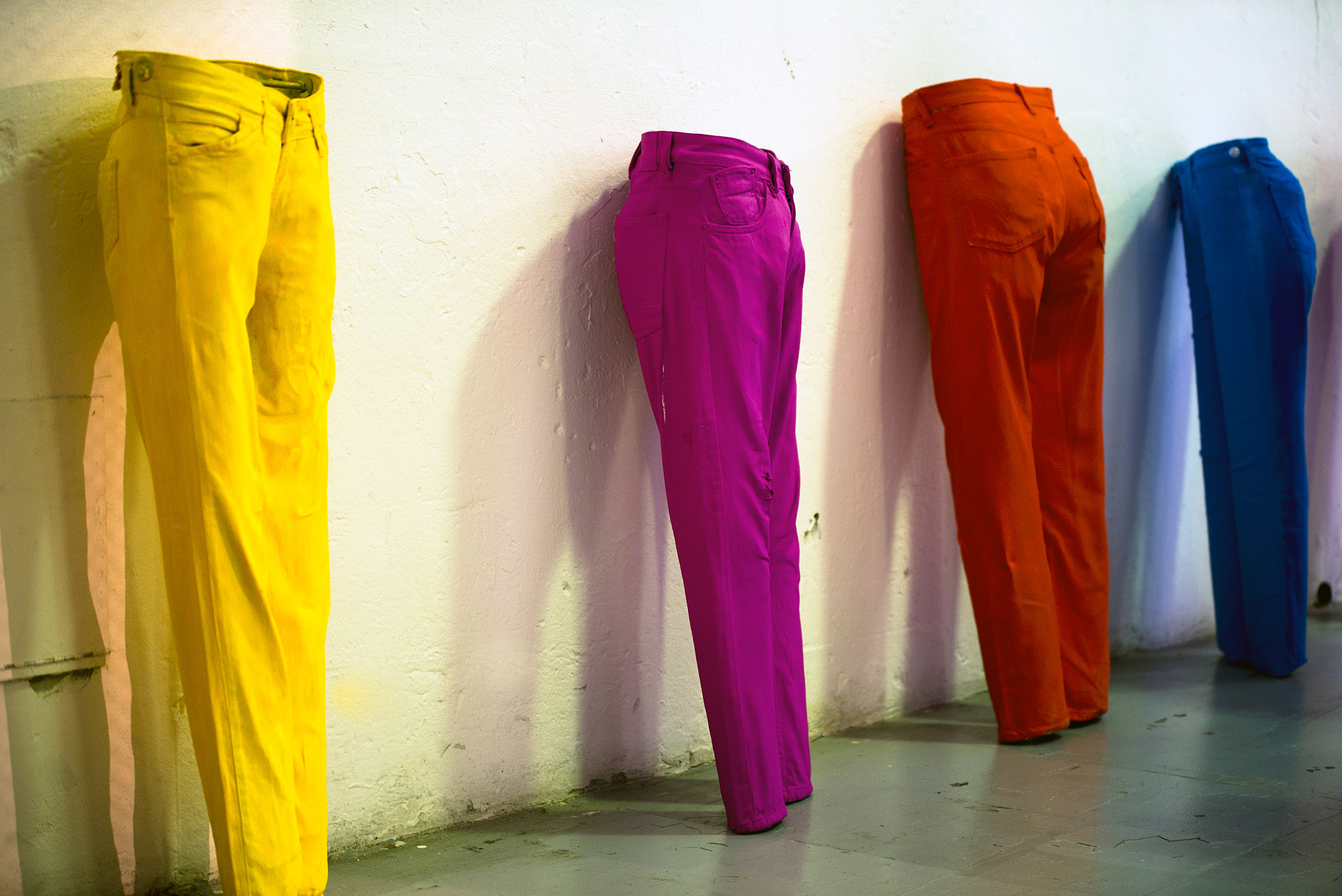 Sigma 70-200mm F2.8 EX DG OS HSM sample photo. Colored pants photography