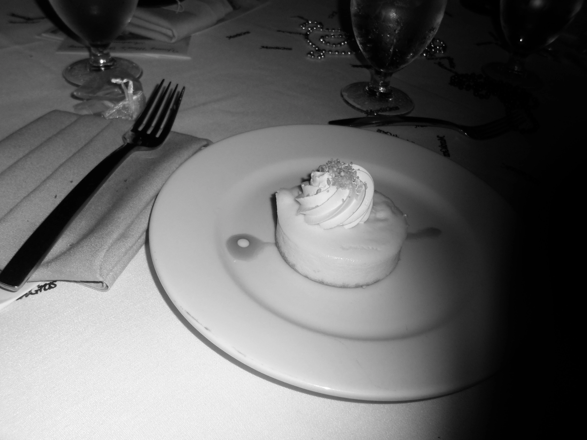 Samsung PL120,PL121 / VLUU PL120,PL121 sample photo. Key lime cupcake photography