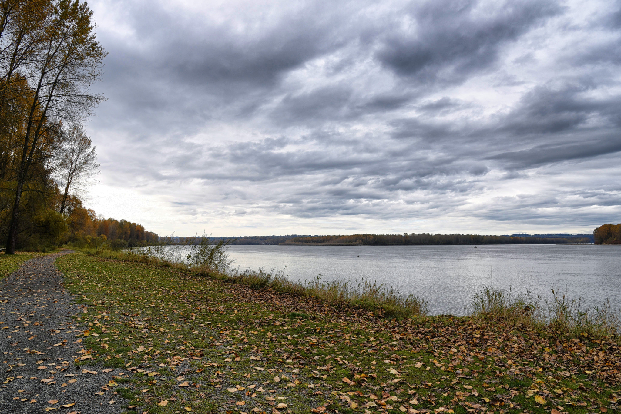 AF Zoom-Nikkor 35-70mm f/2.8D N sample photo. Fall by the river photography