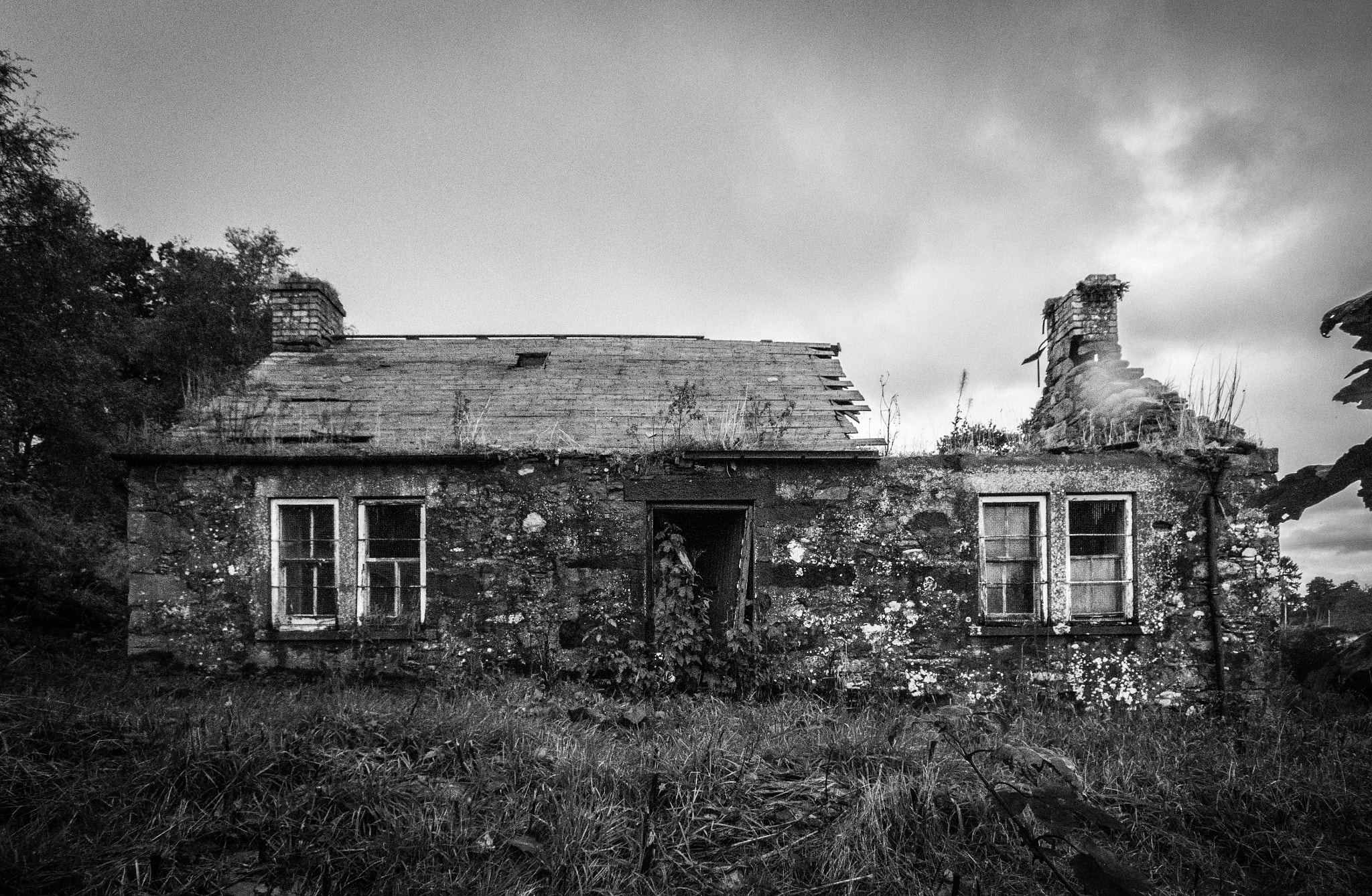 Sigma 10-20mm F4-5.6 EX DC HSM sample photo. Derelict cottage, ballathie, perthshire photography