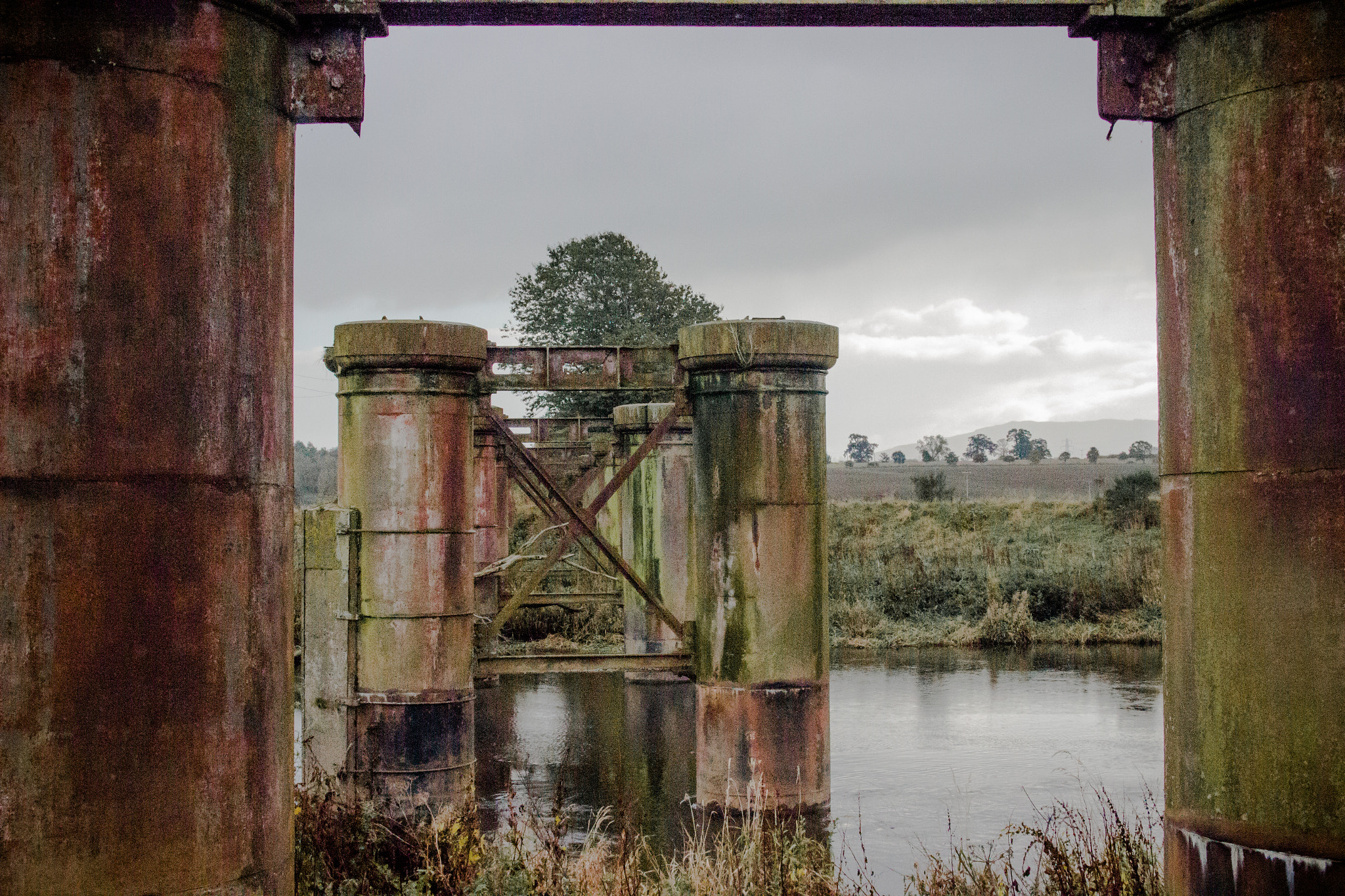 Canon EOS 600D (Rebel EOS T3i / EOS Kiss X5) + Tamron AF 28-200mm F3.8-5.6 XR Di Aspherical (IF) Macro sample photo. Old railway bridge, river isla, perthshire photography